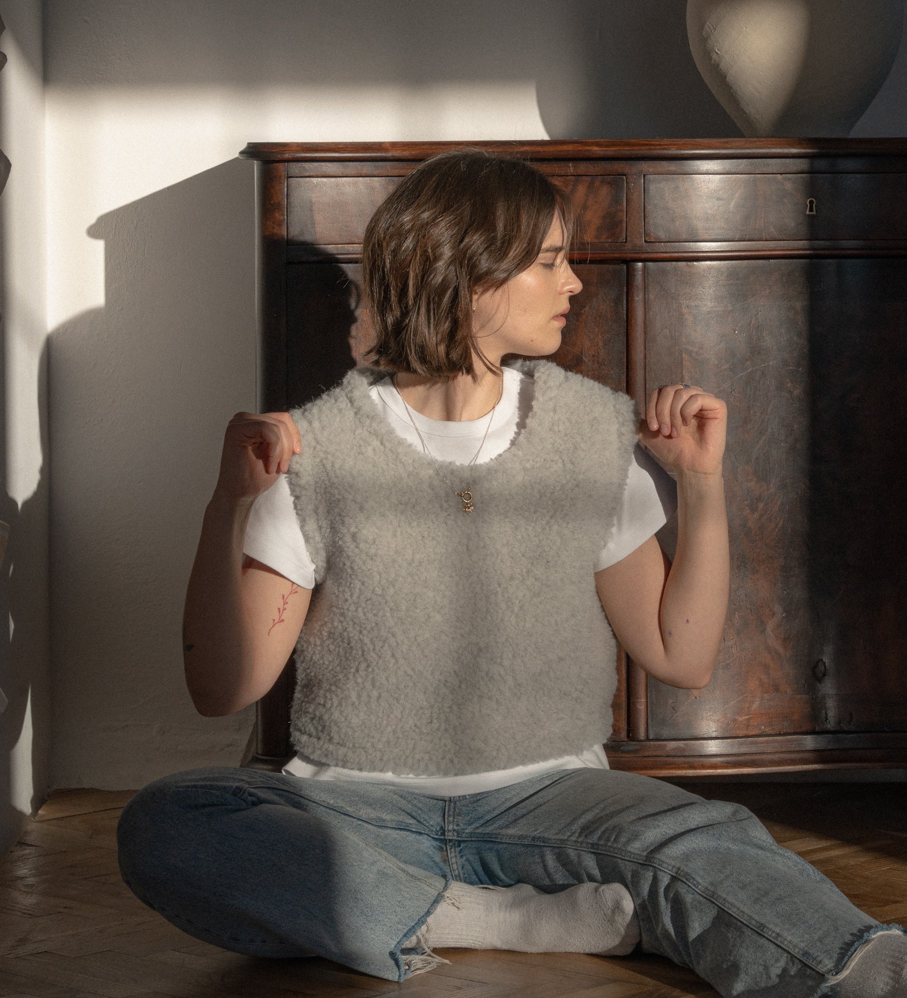 Co dzieje się z poliestrem po latach, a co z wełną?