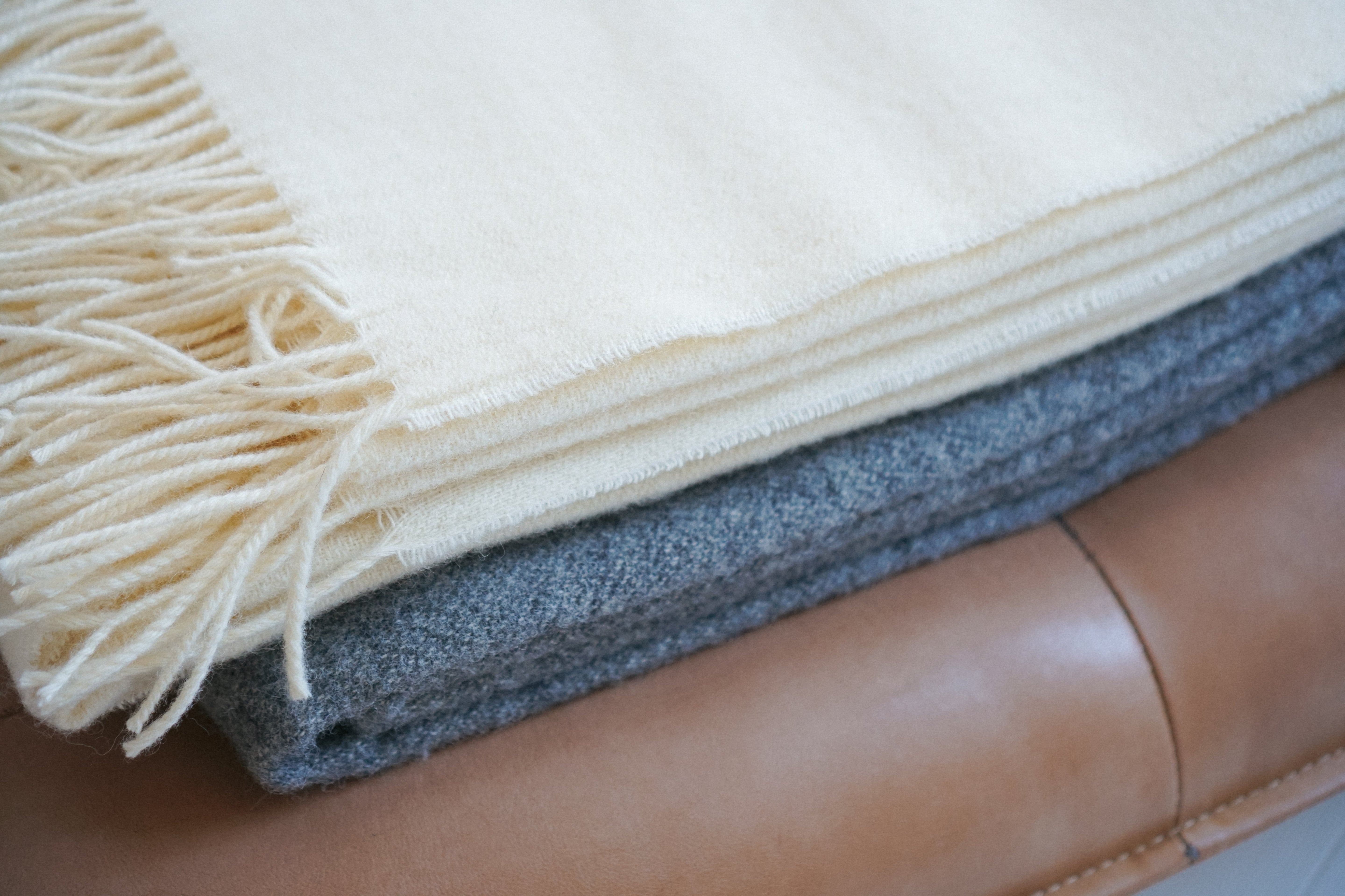 Fast fashion vs slow fashion: jak wybrać mądrze i lokalnie?