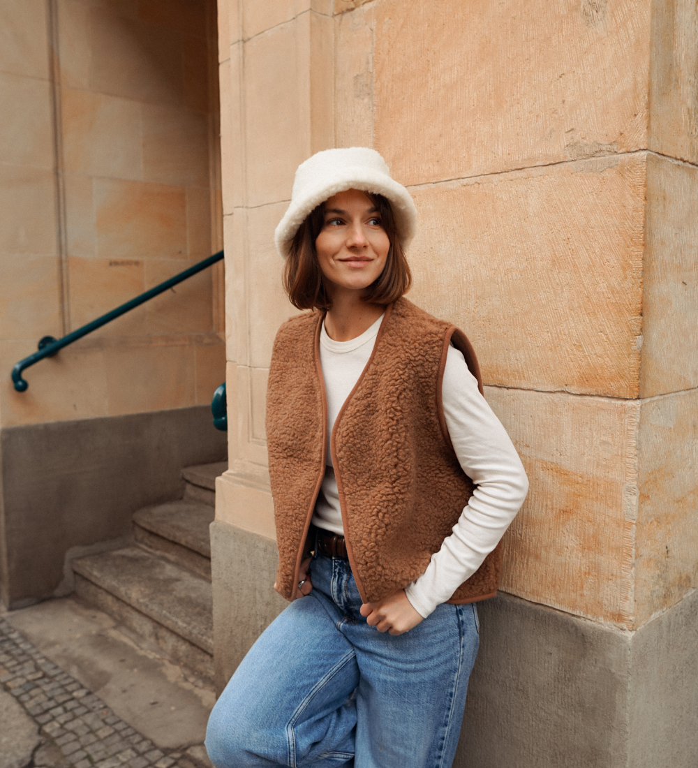 BERGEN Bucket hat z wełny merynosa - ecru