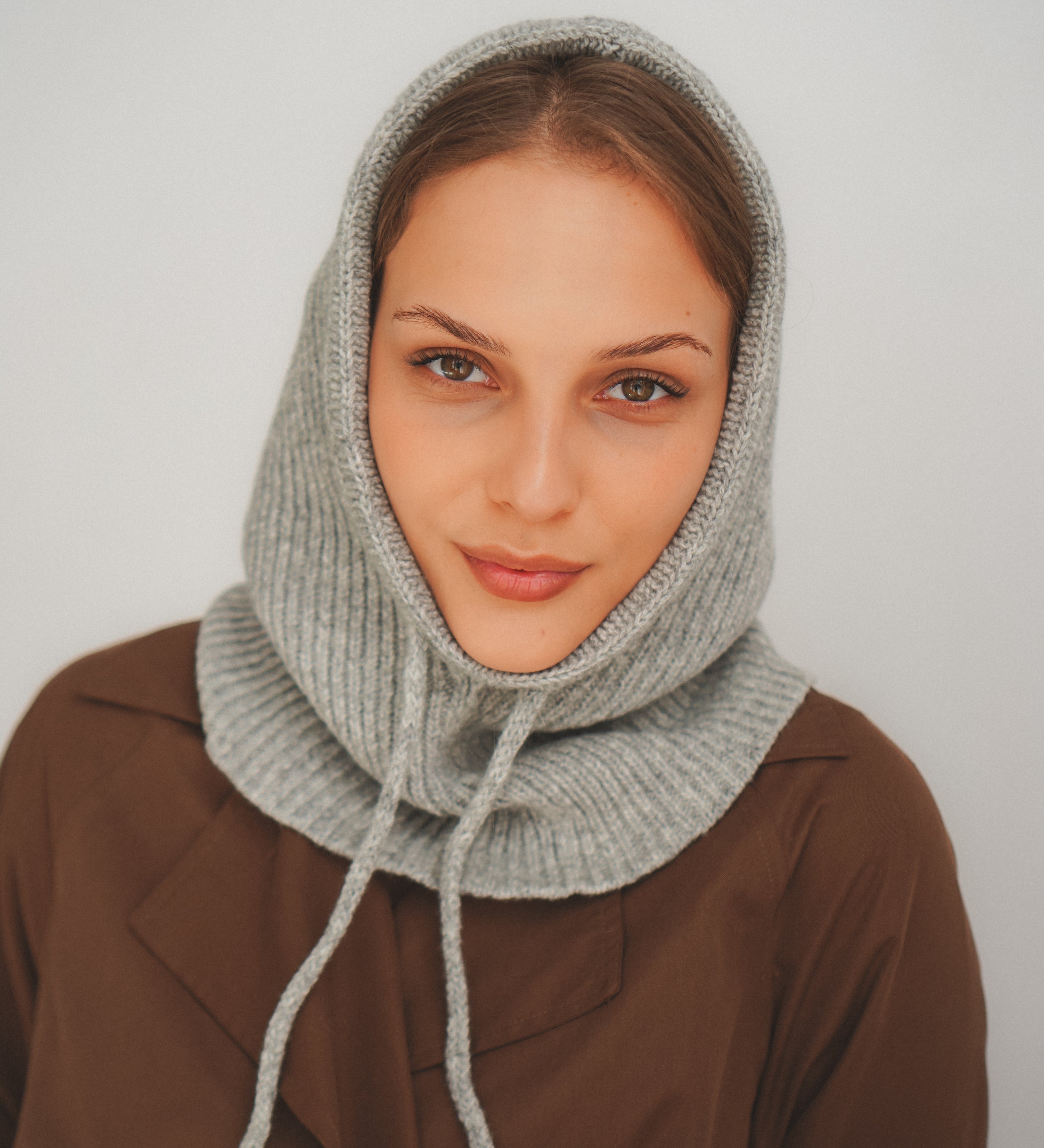 LIDIA Kominiarka z merynosa - jasnoszara