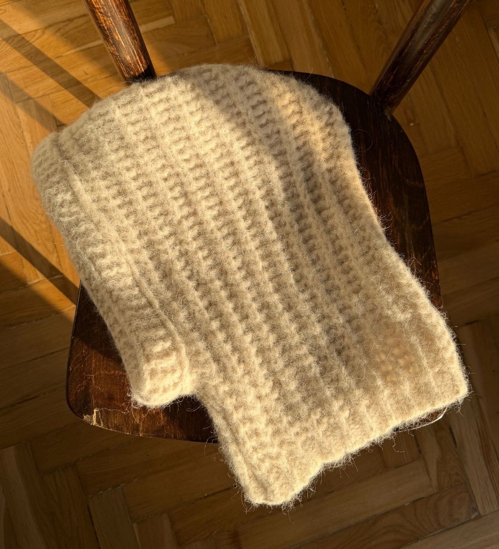 HYGGE Miękki komin z wełną alpaki - beżowy