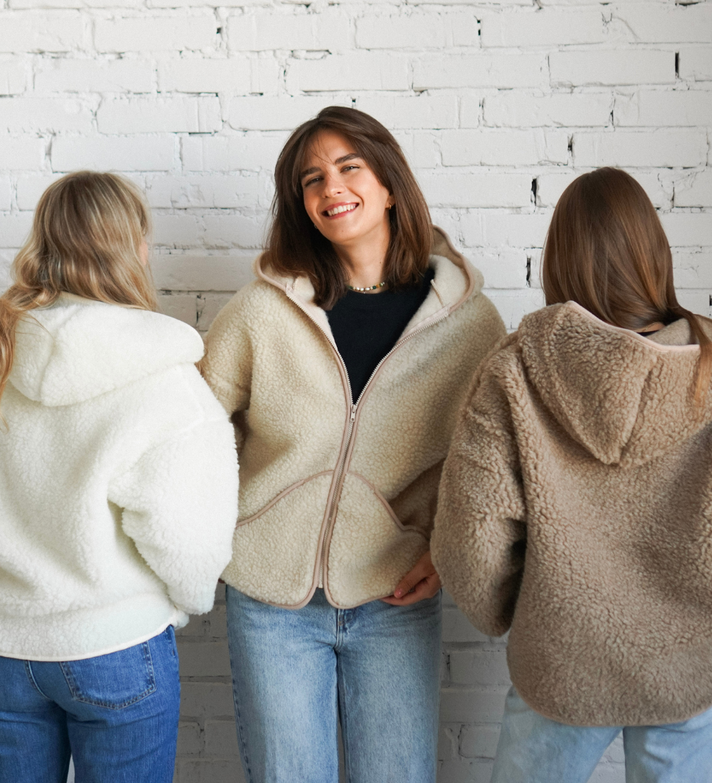 MIŚ Wełniana kurtka/bluza z kapturem - ecru