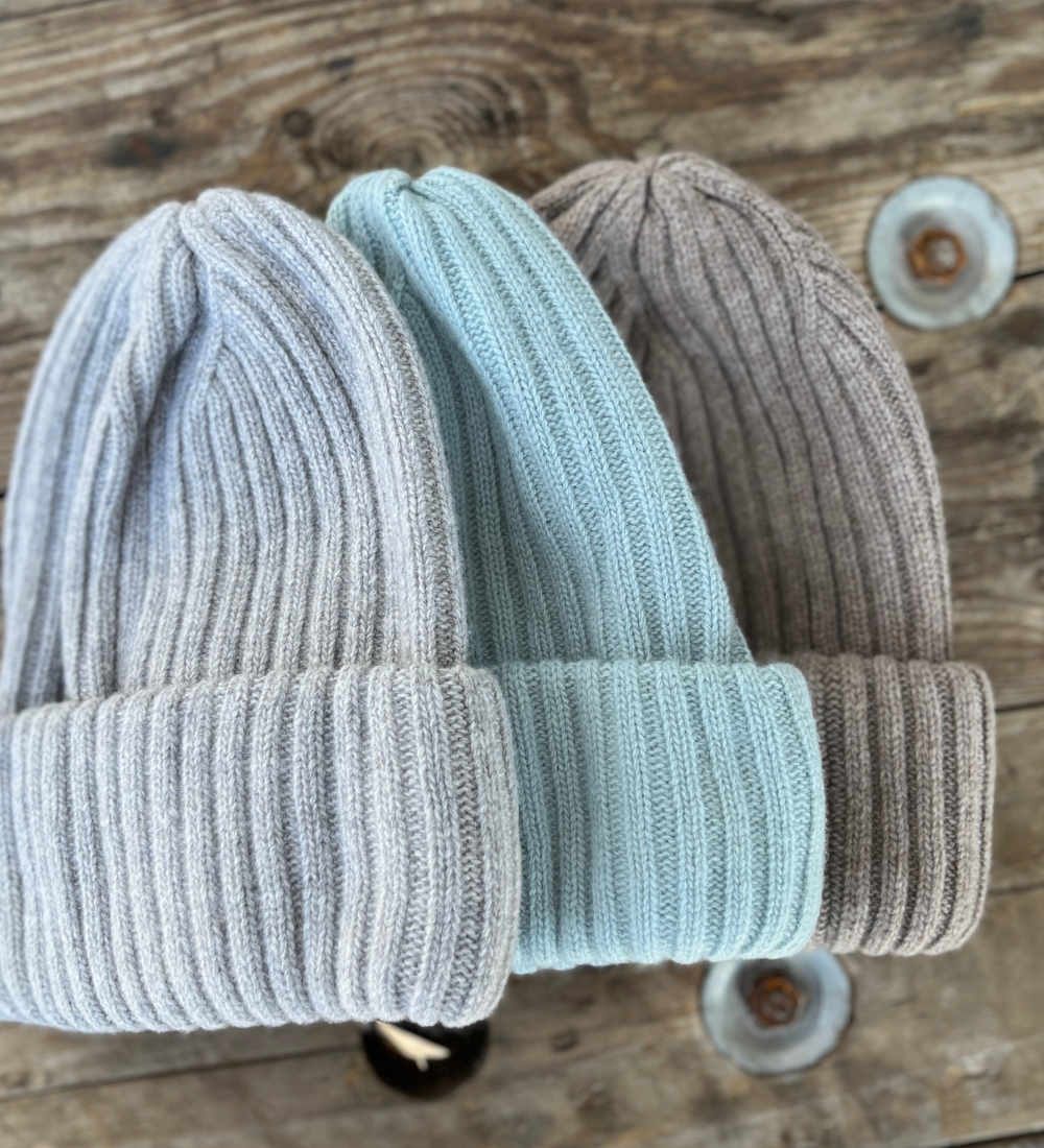 MAREN Czapka z wełny i kaszmiru - ciemny beż