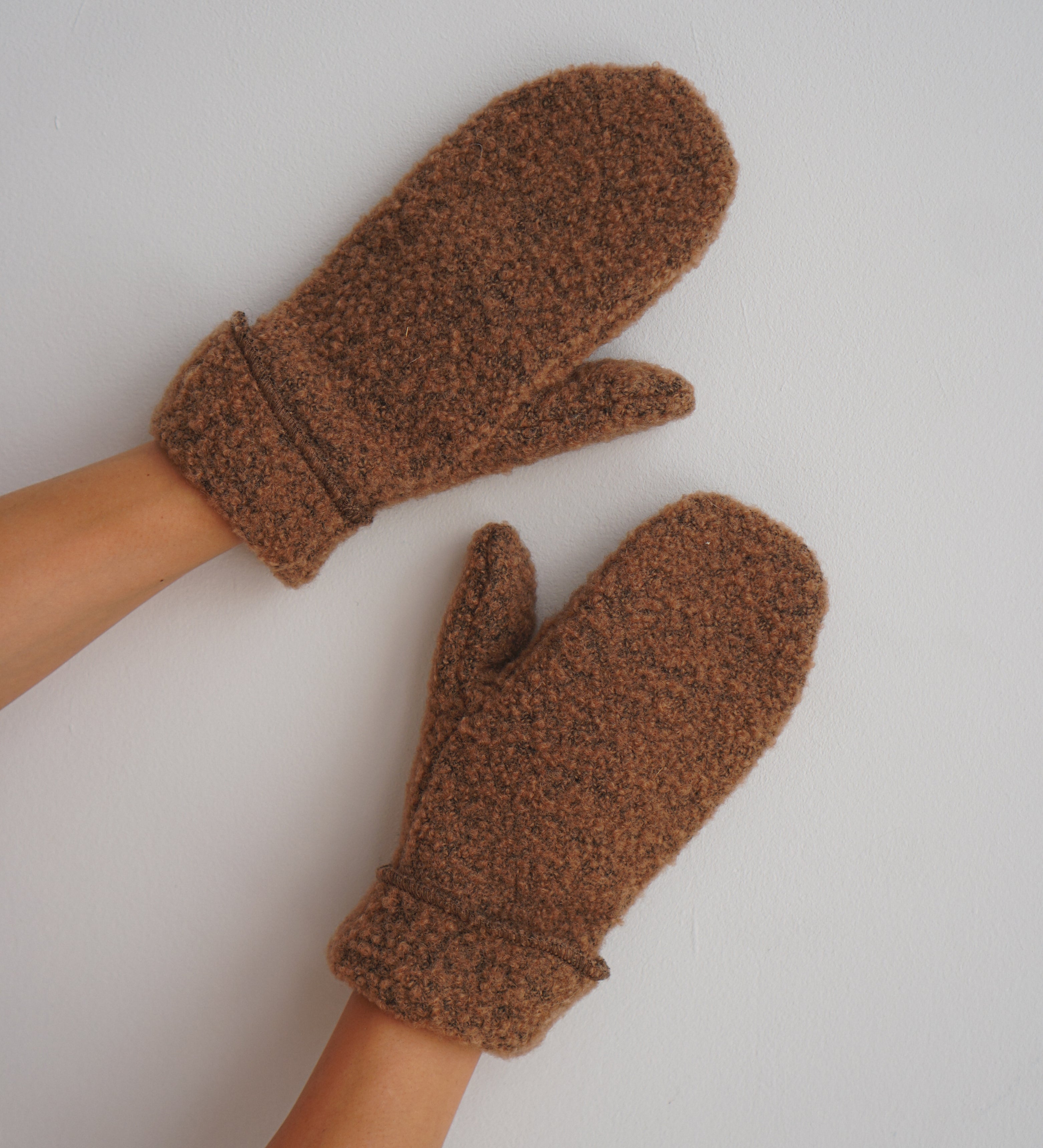 SKY Rękawiczki z wełny boucle - brązowe