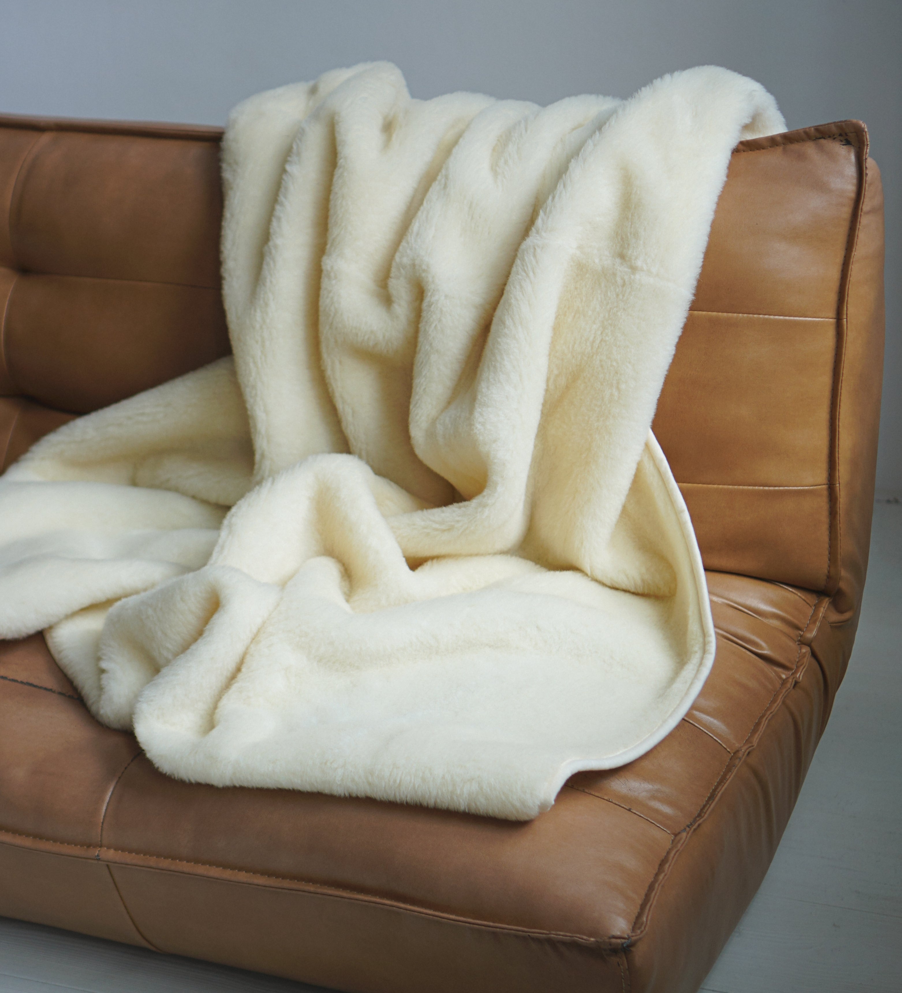 ARTEMIDA Koc z merynosa i kaszmiru jednolity - ecru