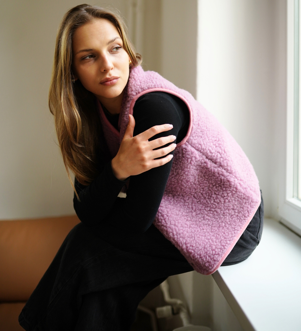 GAJA Zip-up merino wool gilet - dusty rose with pink trim