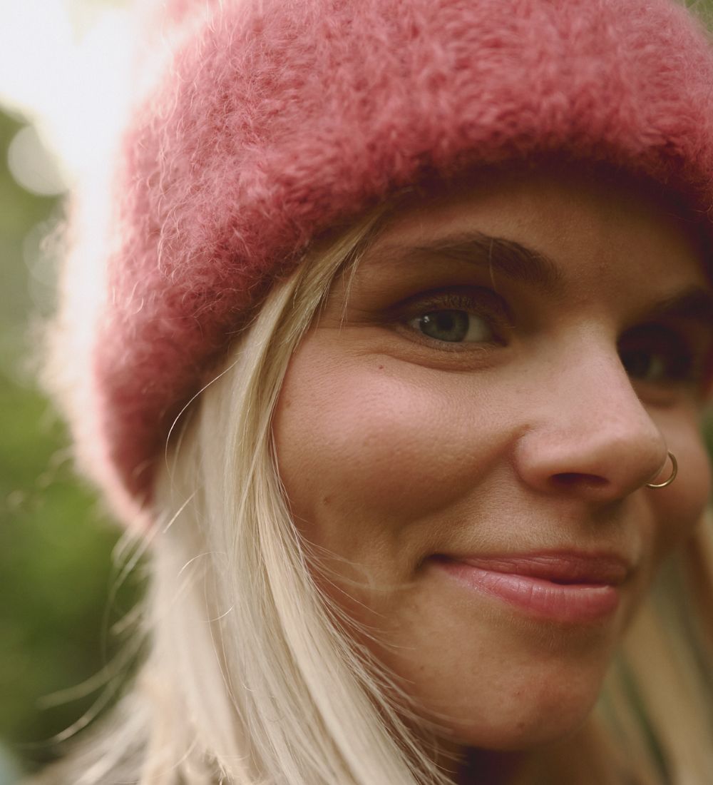 SAGA Fluffy and soft mohair beanie - delightfully pink