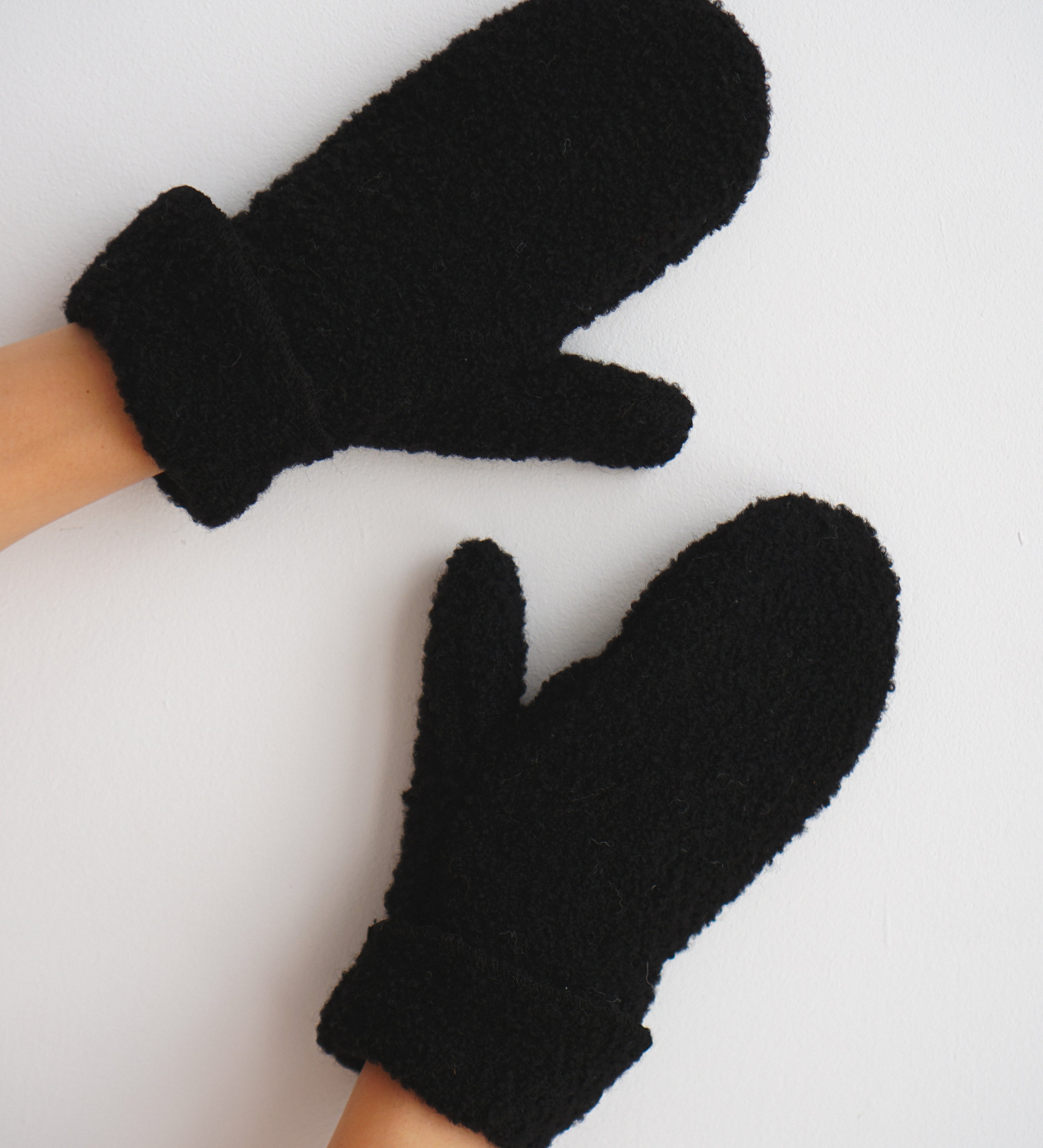 SKY Rękawiczki z wełny boucle - czarne