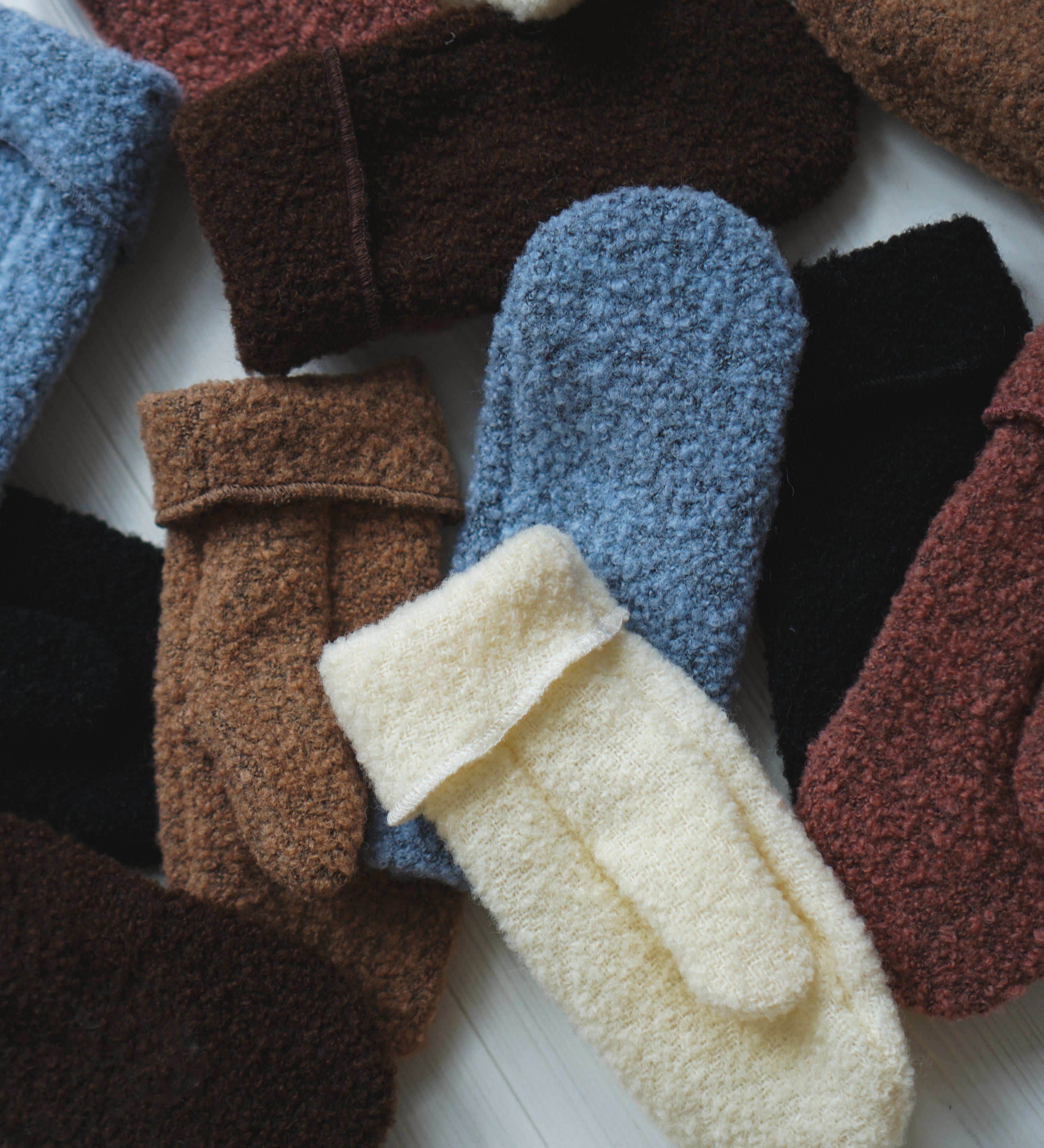 SKY Rękawiczki z wełny boucle - czarne