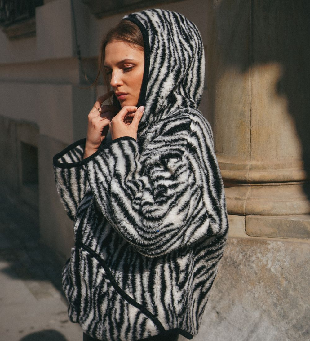 MIŚ Wełniana kurtka/bluza z kapturem - zebra