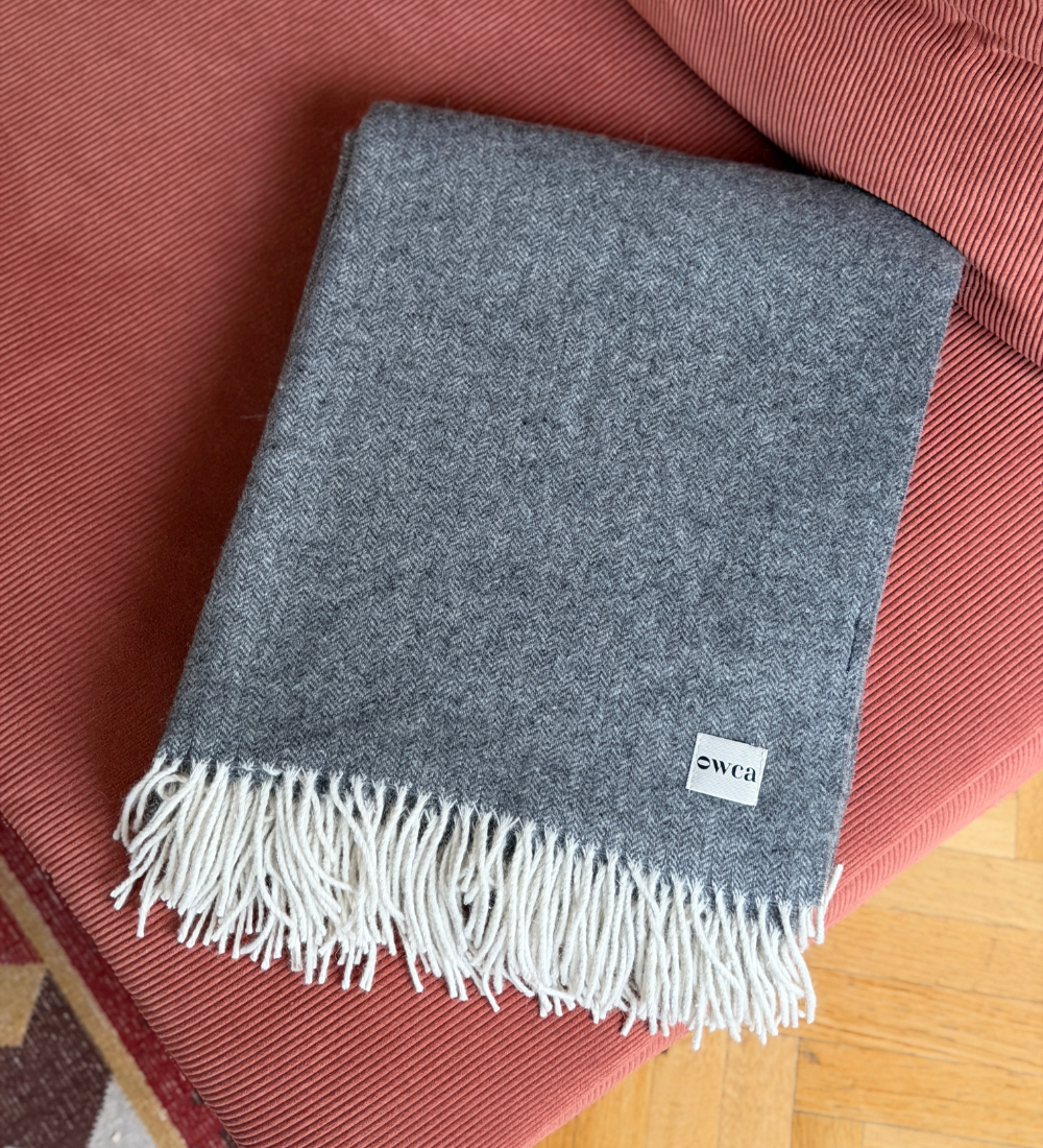 EOS merino wool blanket with fringe herringbone - graphite