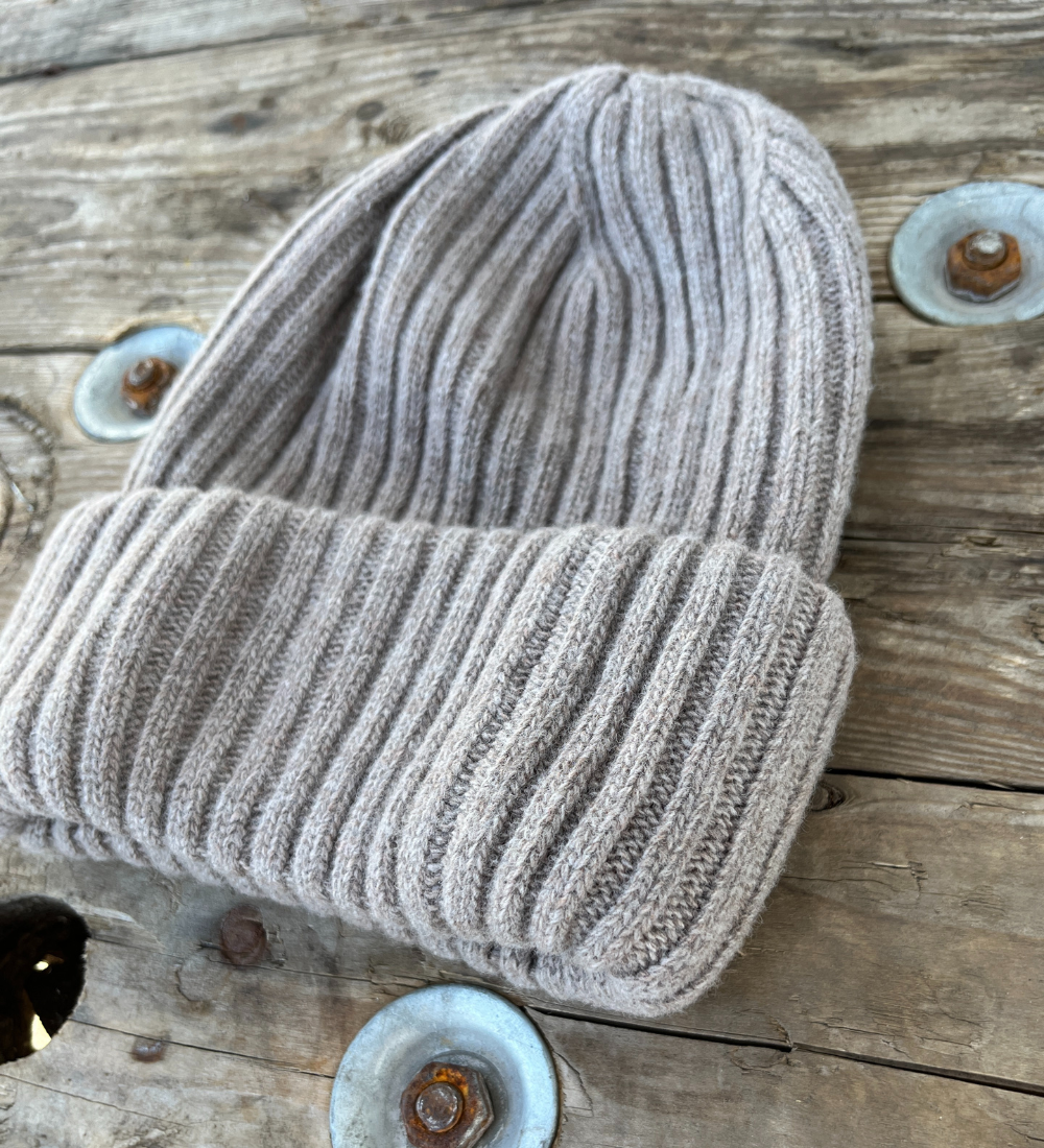 MAREN Czapka z wełny i kaszmiru - ciemny beż