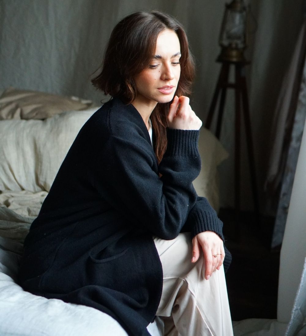 BERA Wełniany sweter kardigan - czarny