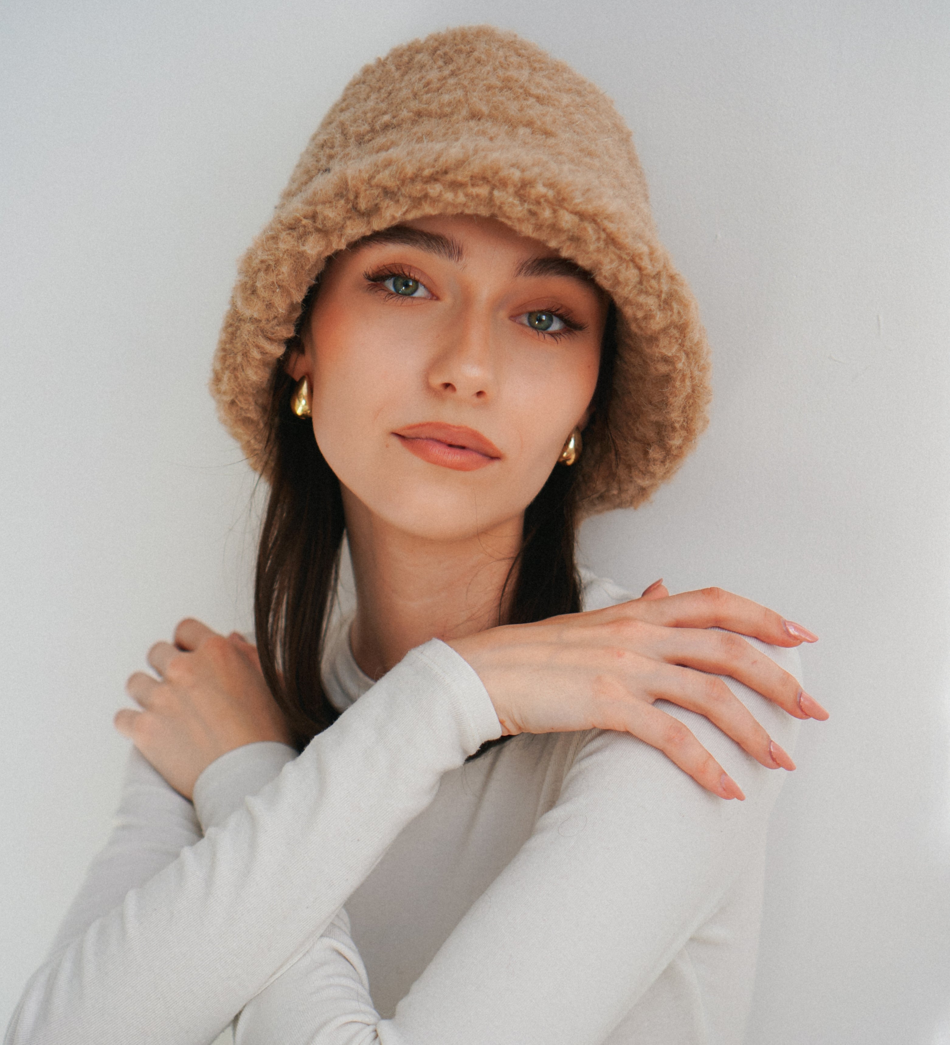 Dębowy kapelusz bucket z wełny merynosa