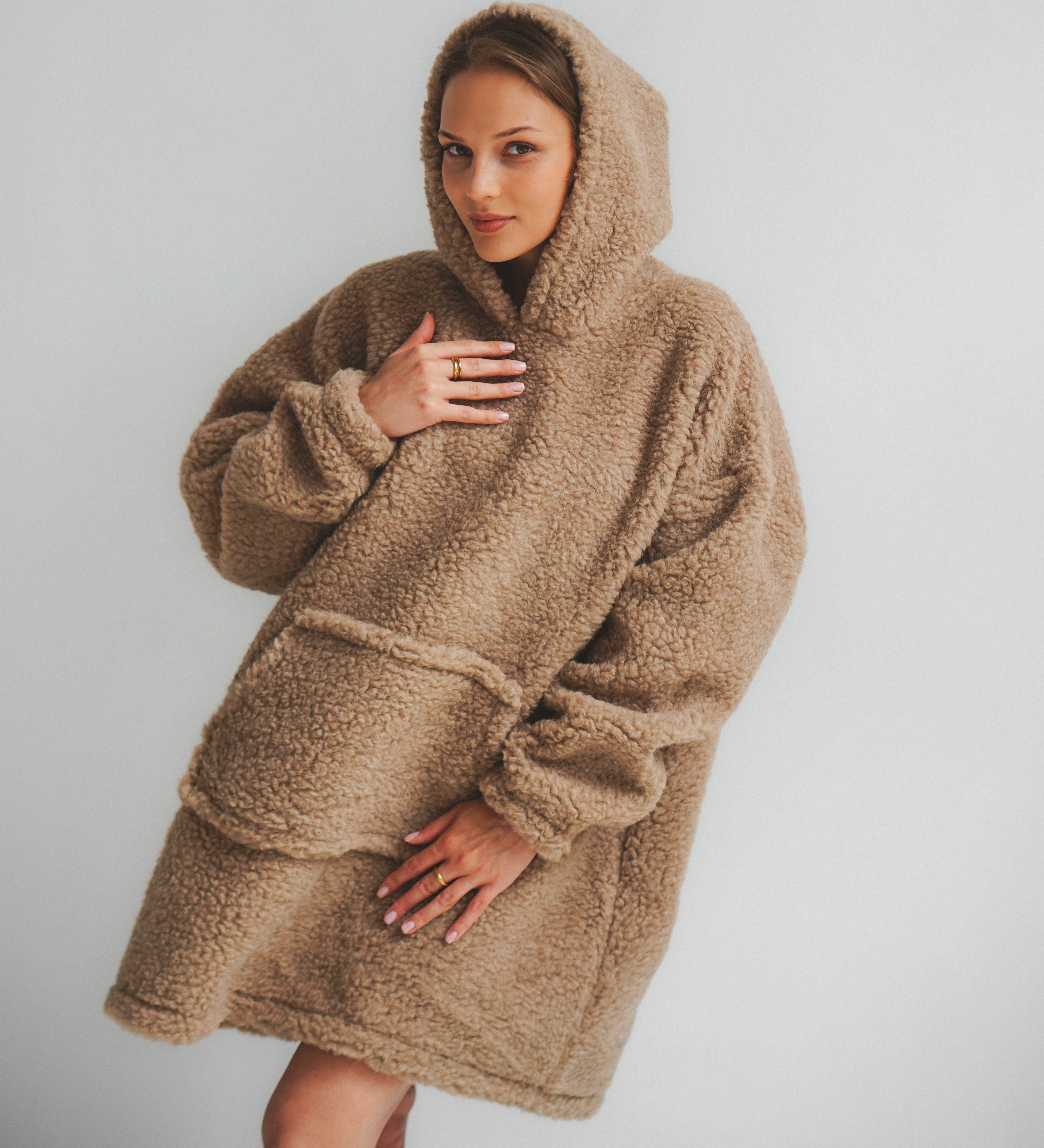 Dębowa bluza z wełny merino z kapturem