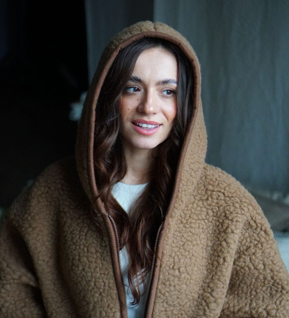 Wełniana bluza z kapturem brązowa