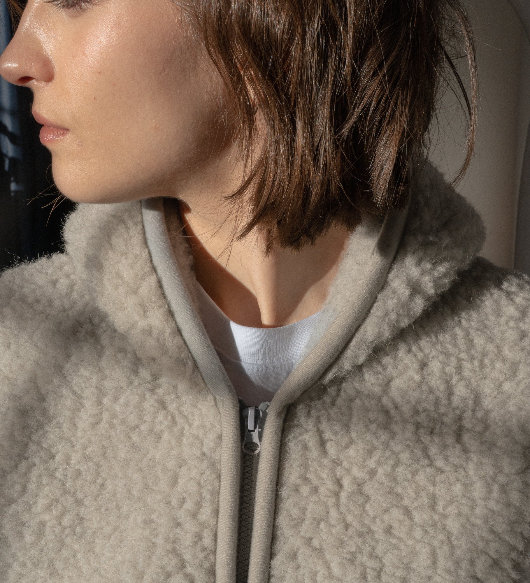 VALA Dłuższa kamizelka z kapturem - szara