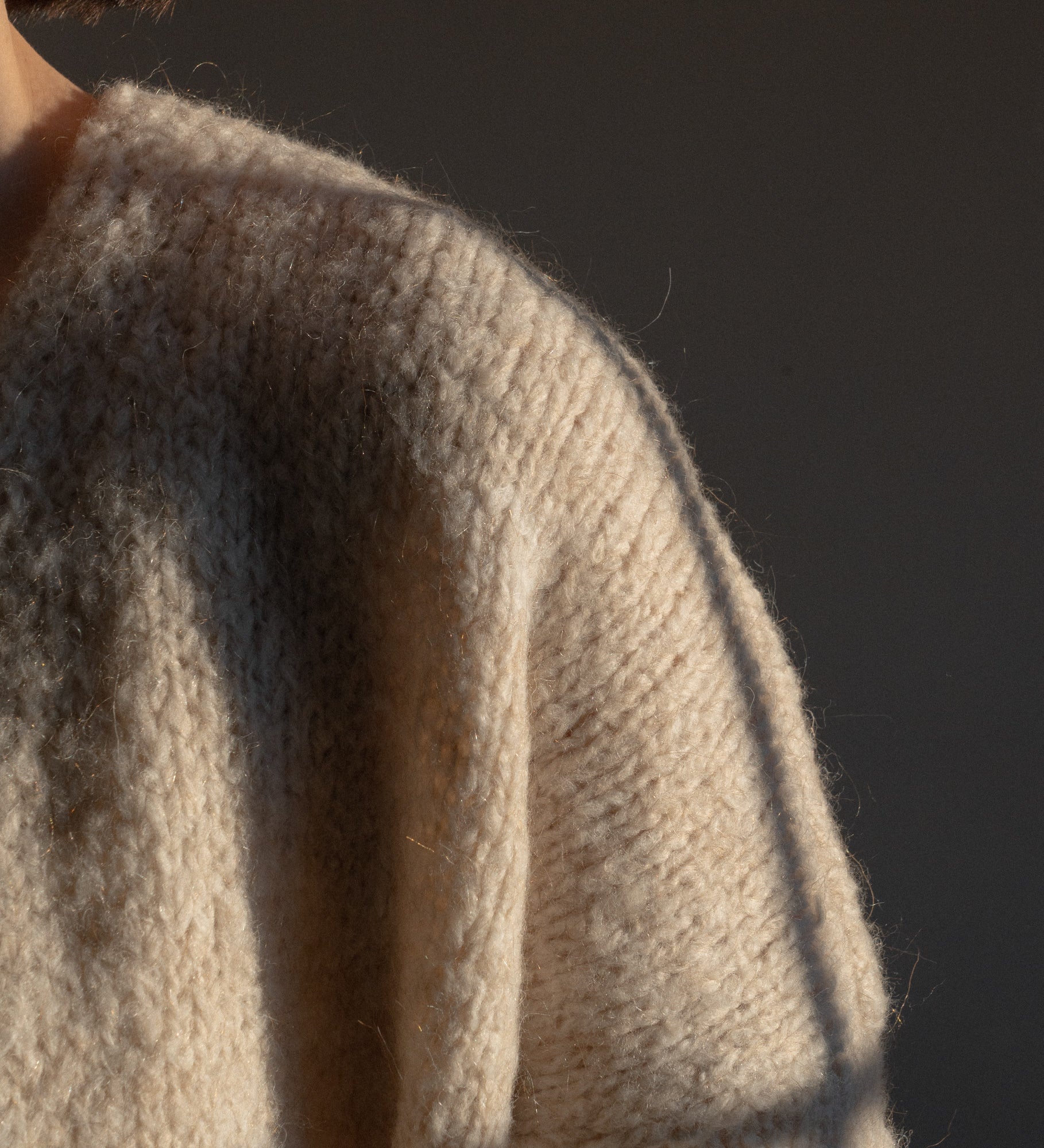 ASTRID Wełniany sweter damski z wełny i moheru - beżowy