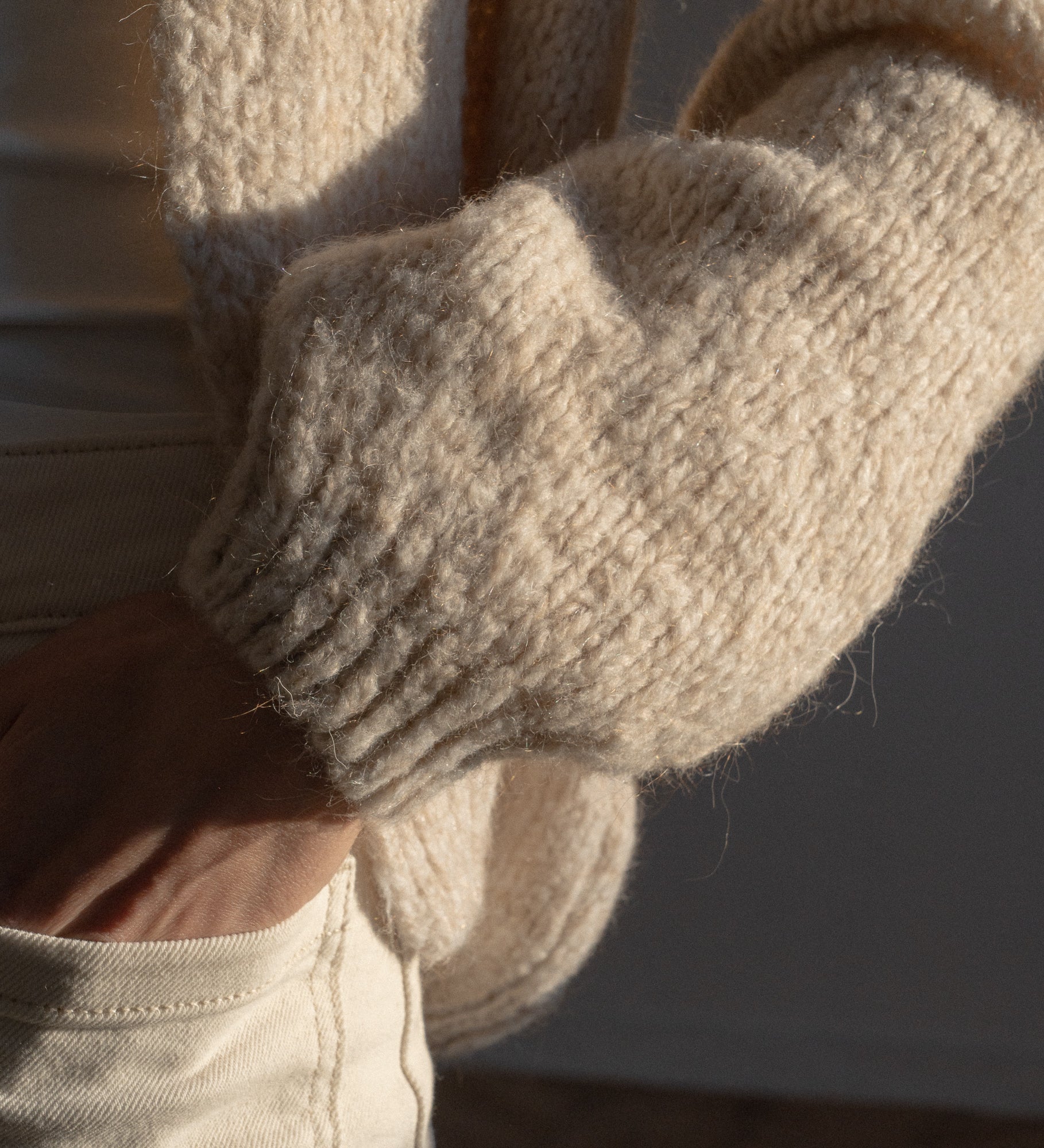 ASTRID Wełniany sweter damski z wełny i moheru - beżowy