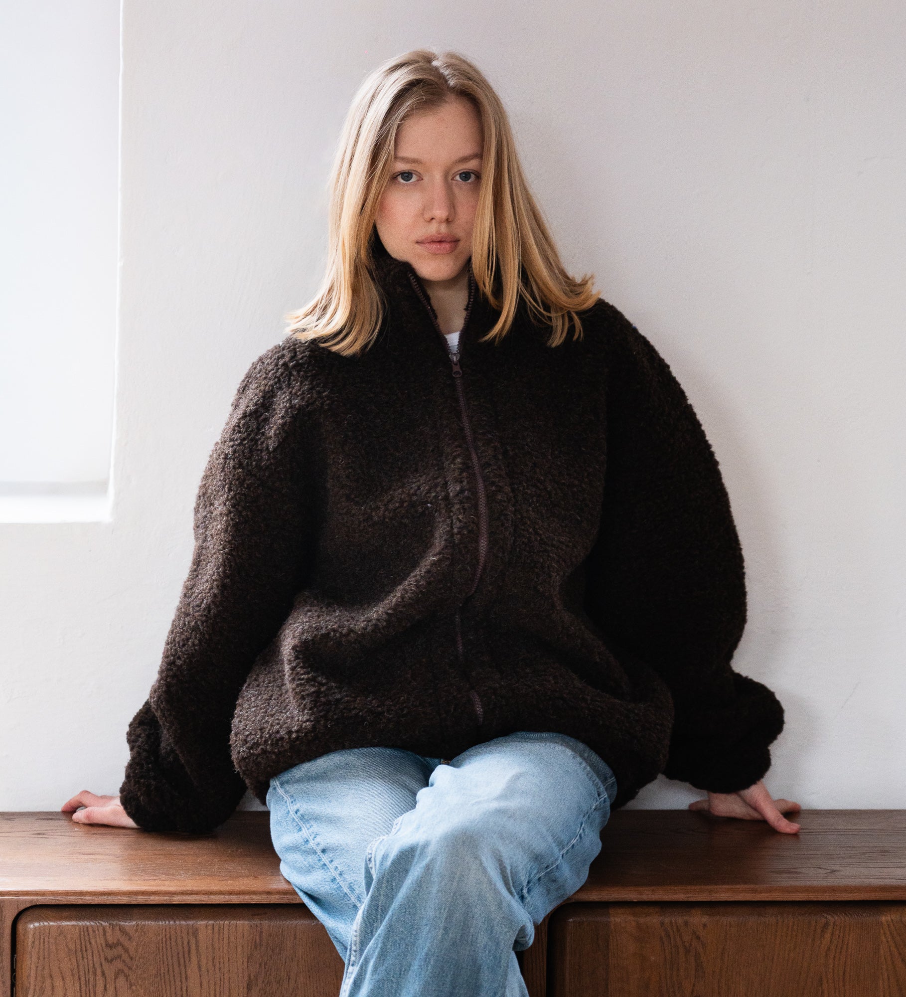 KORA Bomberka z wełny merino - czekoladowa