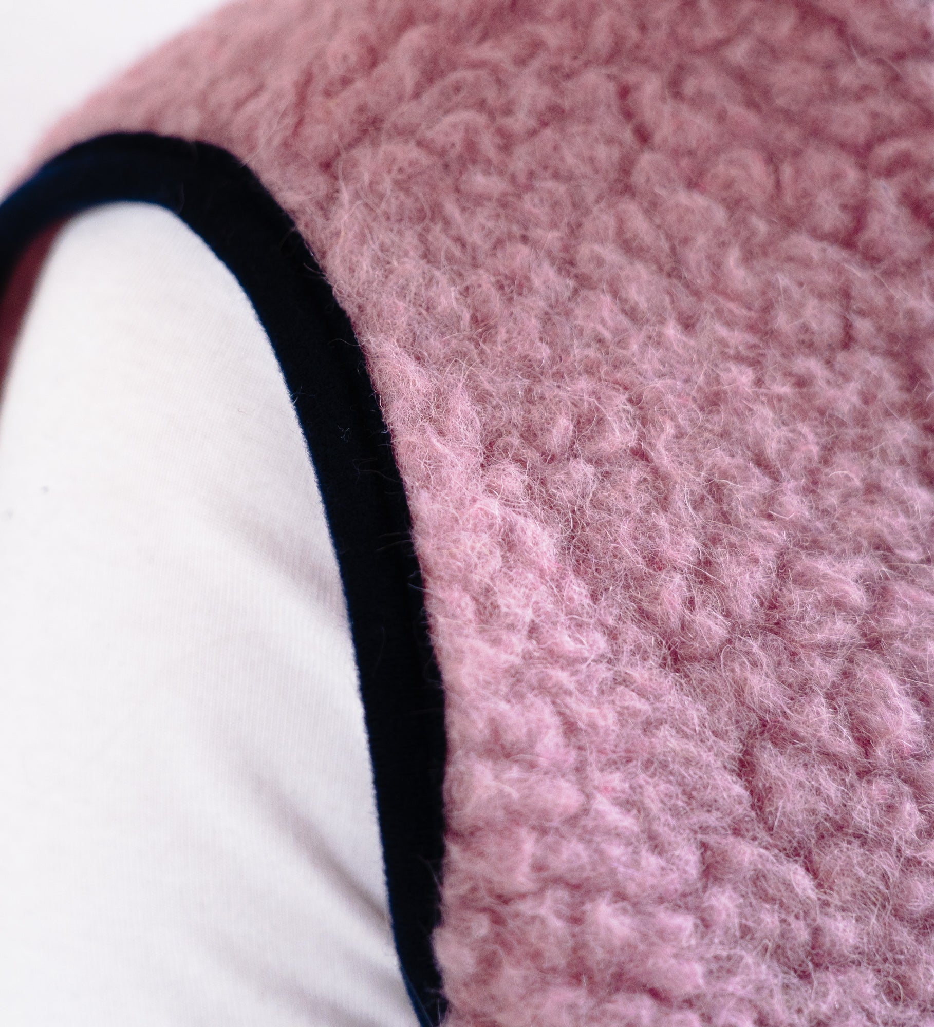 GAJA Zip-up merino wool gilet - dusty rose with navy trim