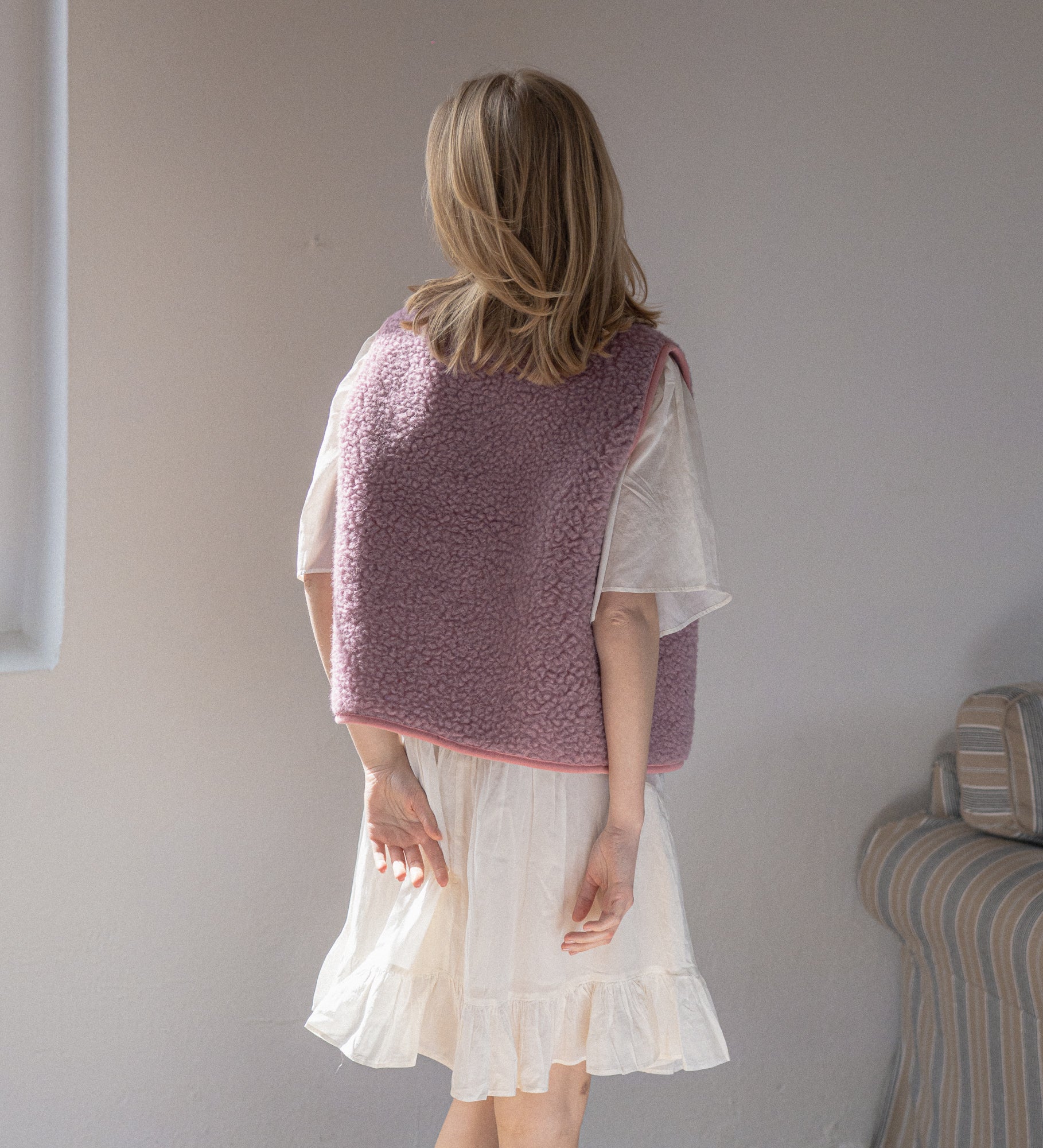 GAJA Zapinana kamizelka z wełny merino - palony róż z różowym obszyciem