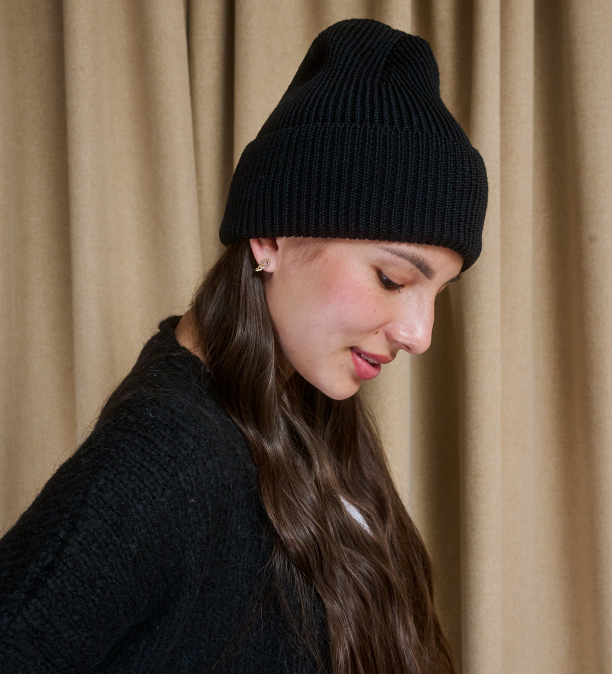 SIGRID women's 100% merino wool hat - black