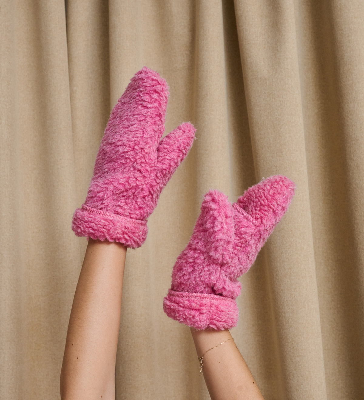 ISLA merino wool fingerless mittens - pink