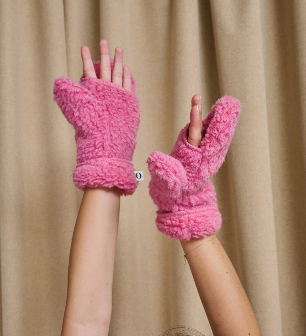 ISLA merino wool fingerless mittens - pink