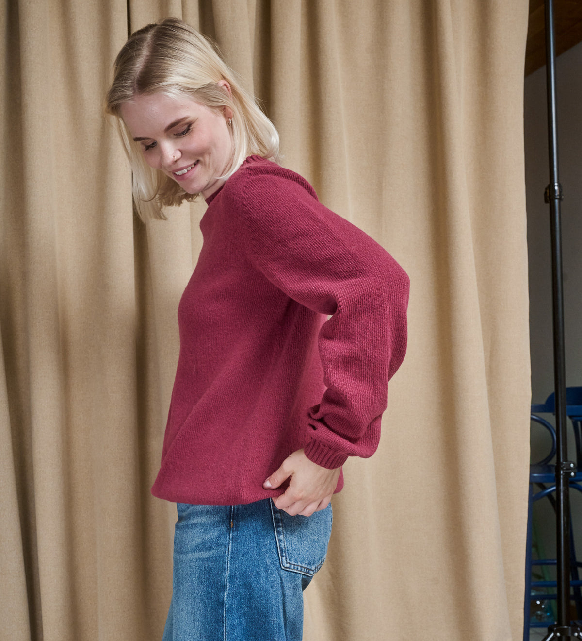 TYRA Klasyczny sweter z wełny merino - Suszona malina