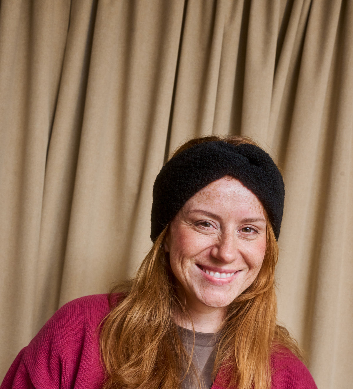 ELLA Stirnband aus Bouclé-Merinowolle – Schwarz