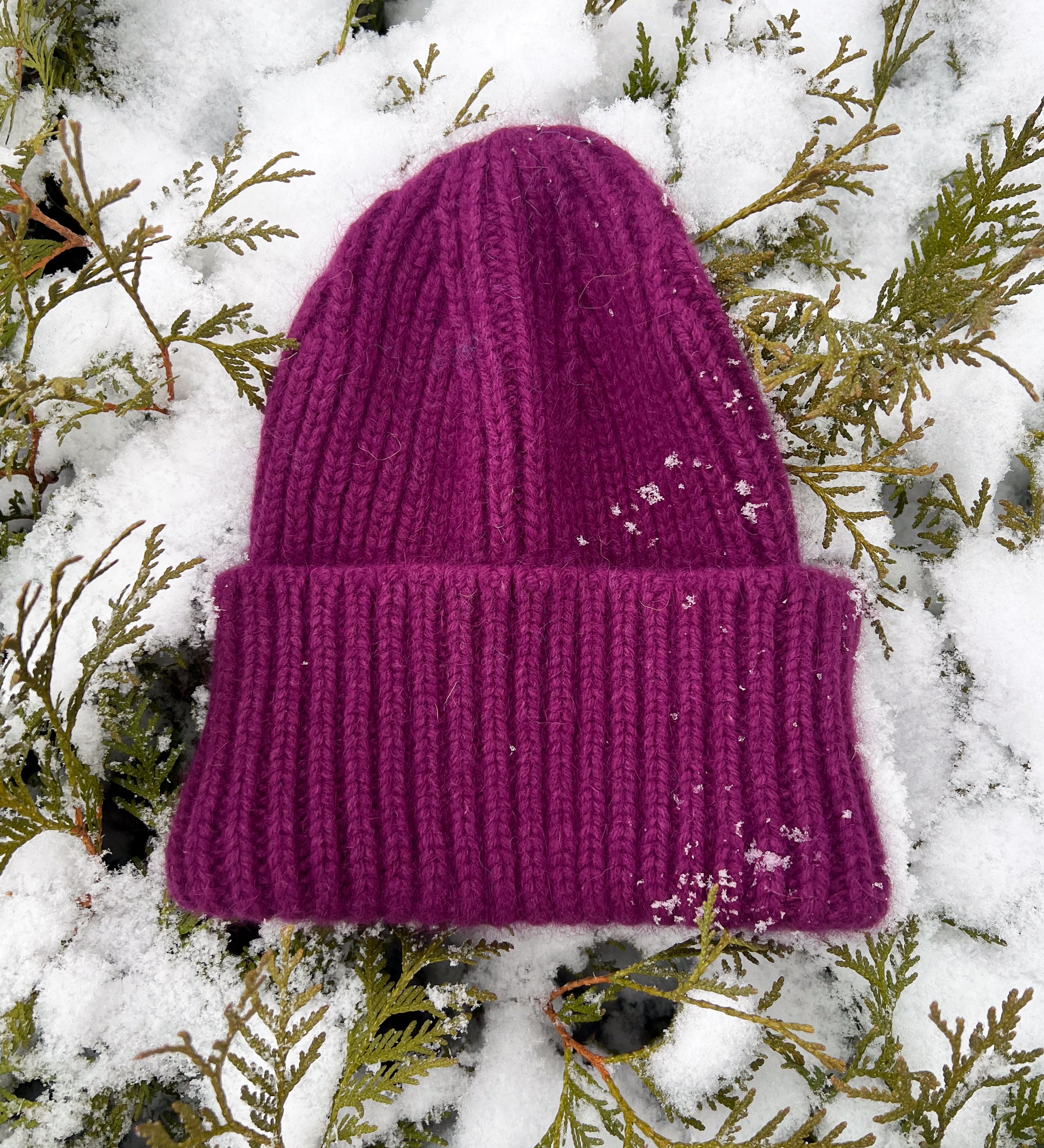 NORA Miękka czapka z angorą - fioletowa