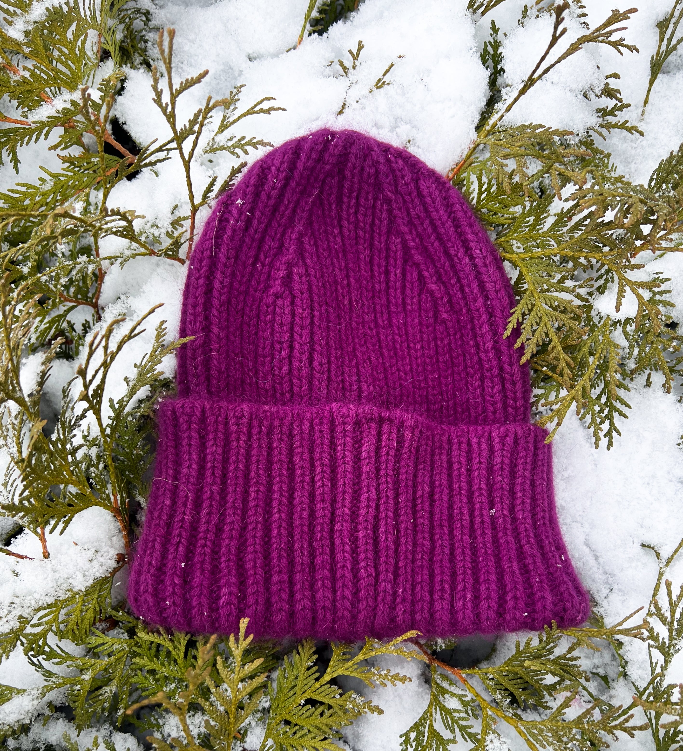 NORA Miękka czapka z angorą - fioletowa