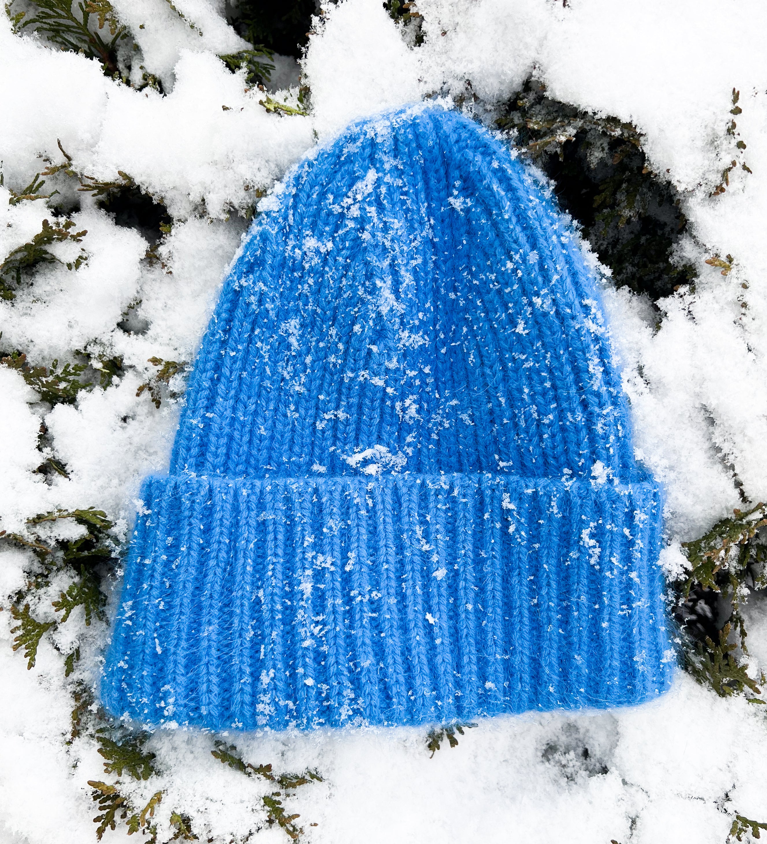 NORA Miękka czapka z angorą - niebieska