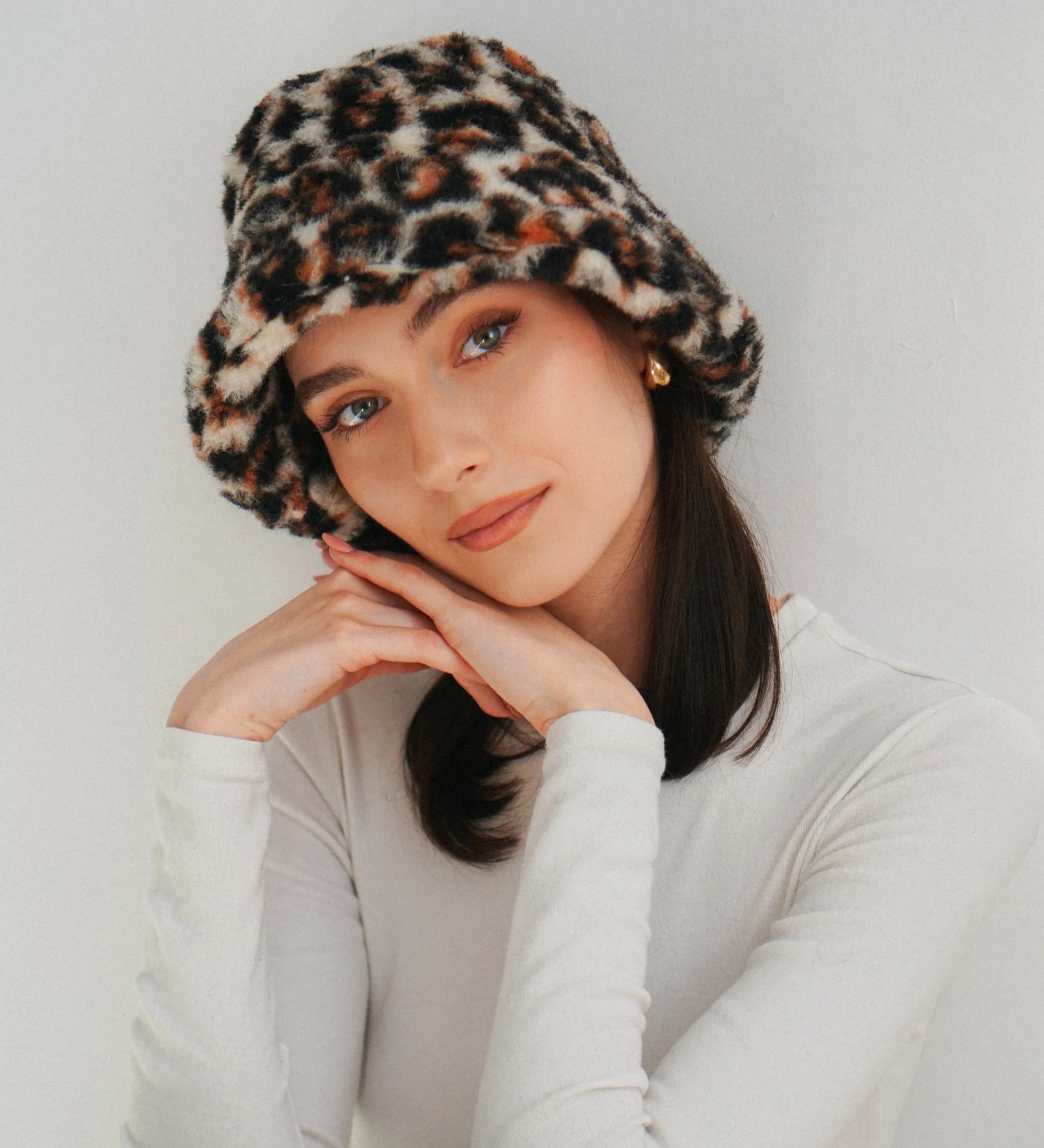Bucket hat z wełny merynosa panterka