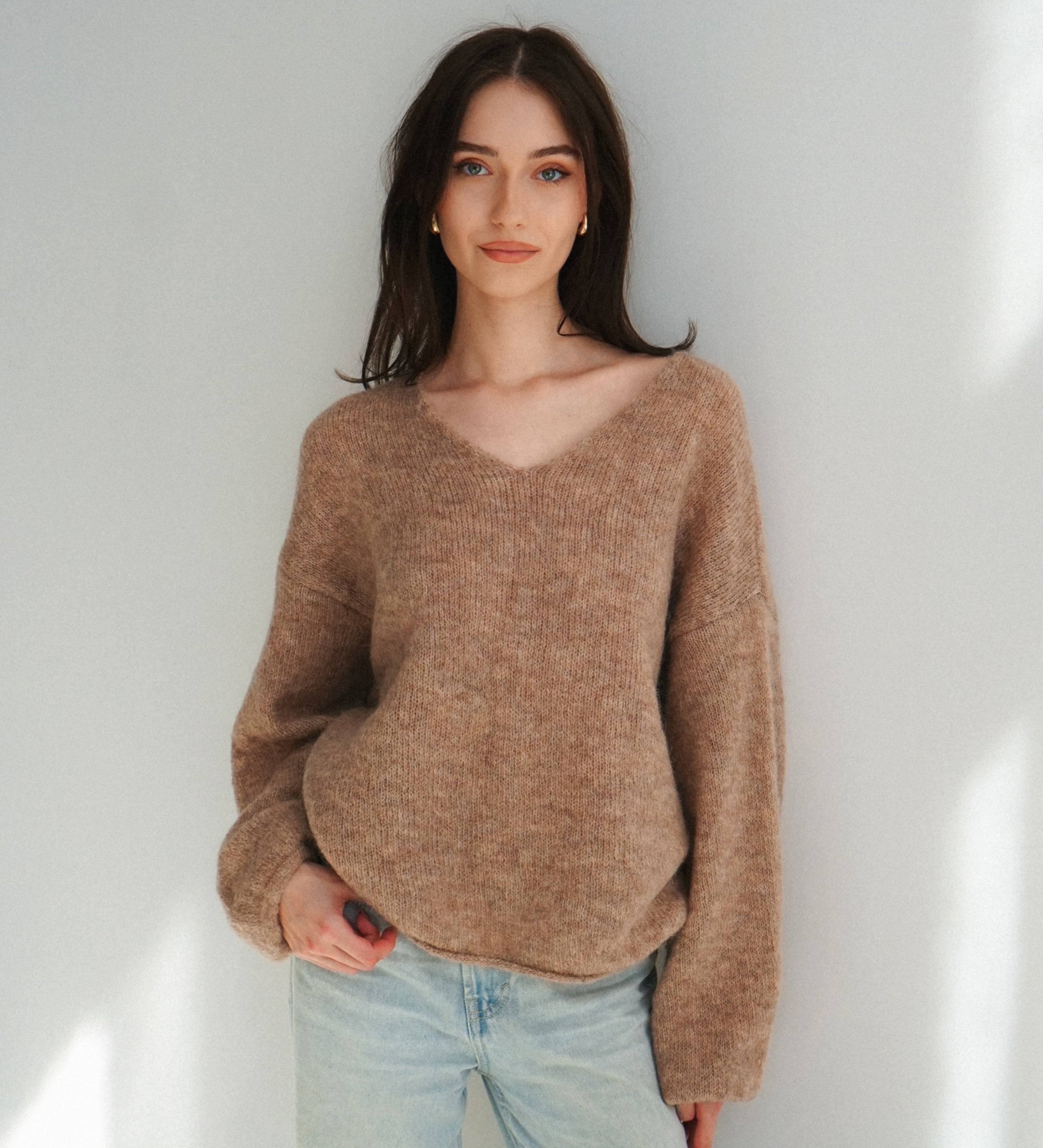 Lekki sweter z wełną i moherem beżowy