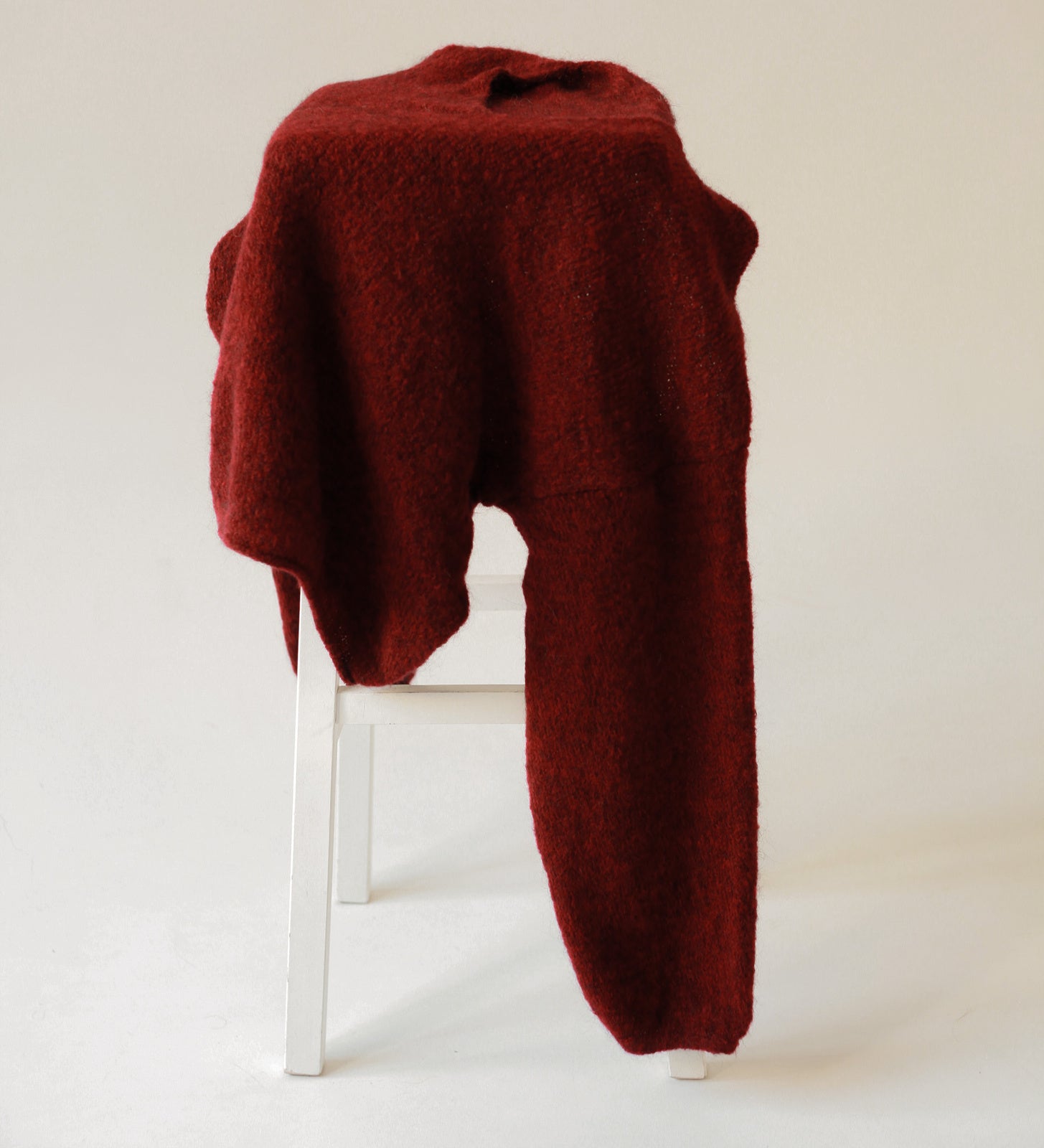 Bordowy sweter z moherem i wełną lekki