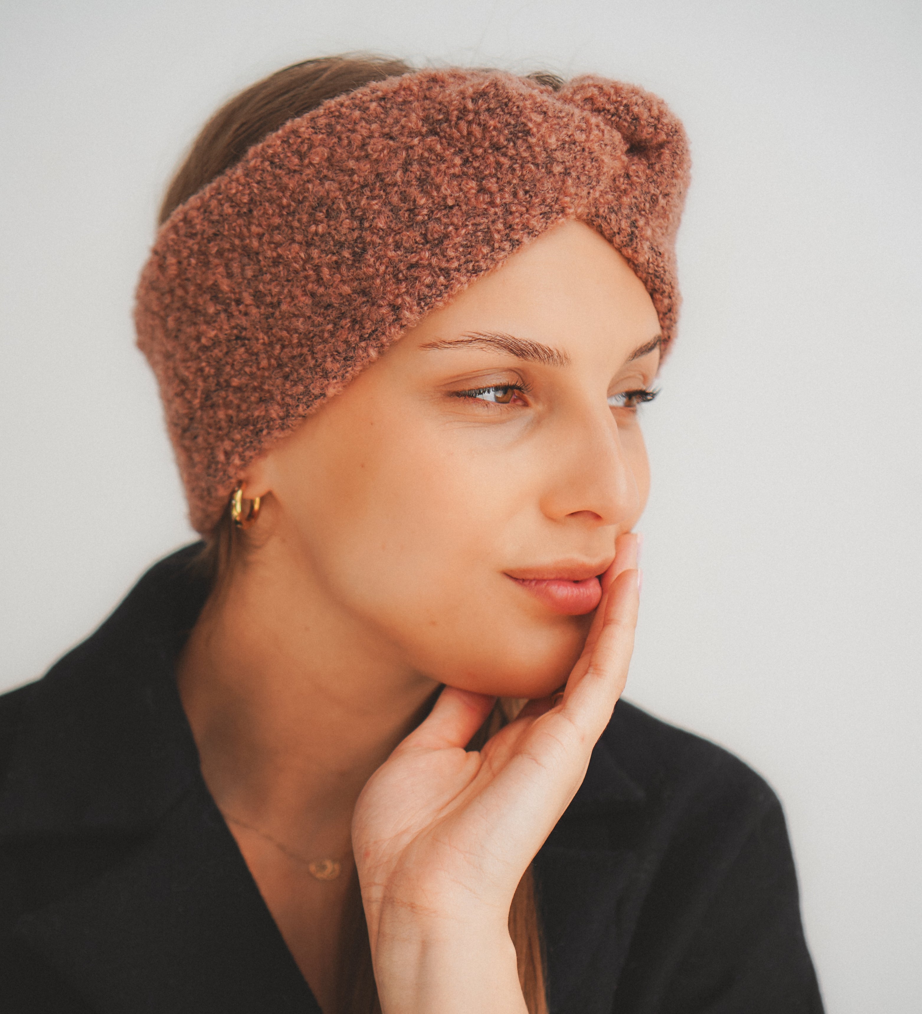 Opaska z wełny merynosa w kolorze palony róż