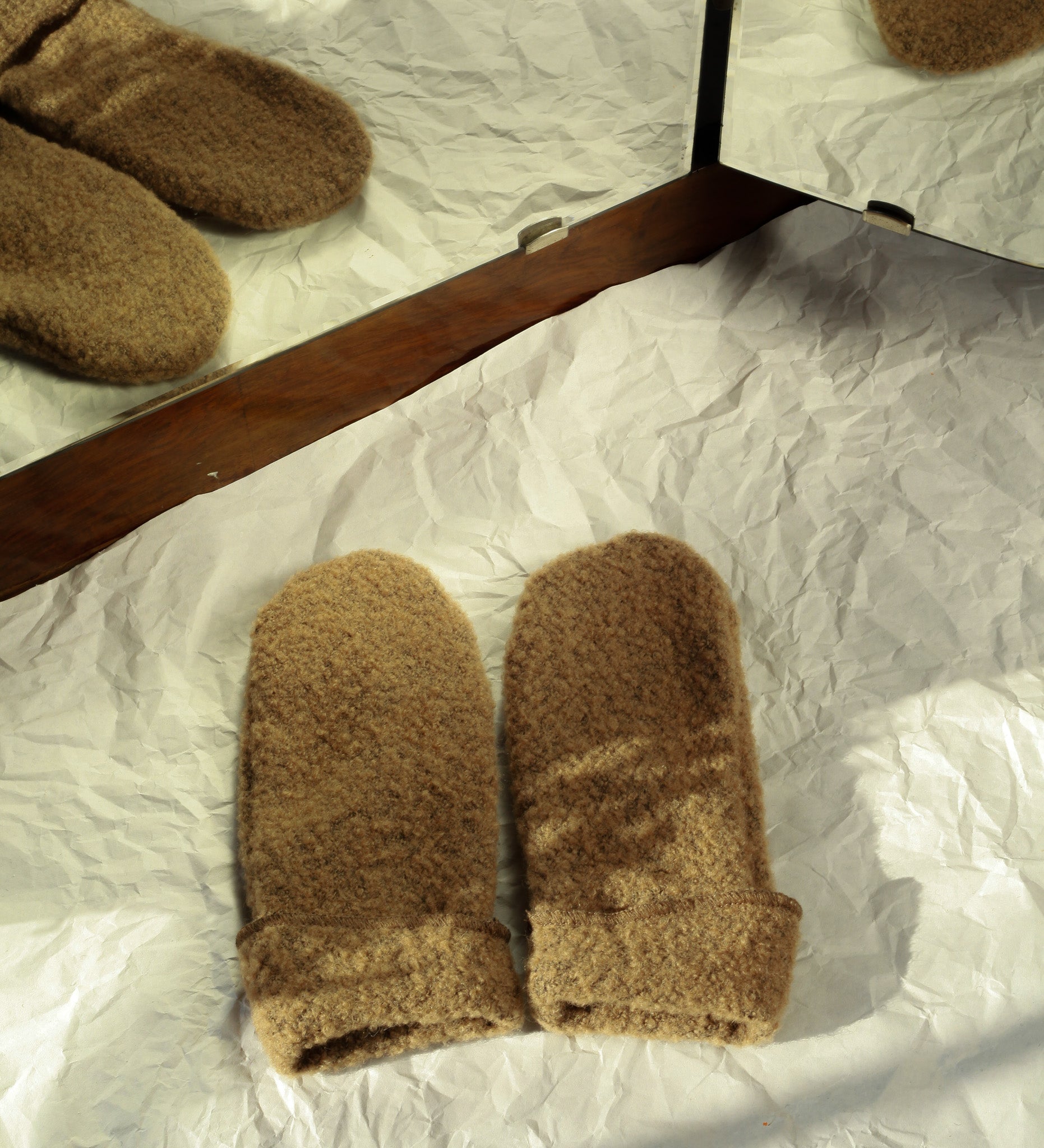 SKY Rękawiczki z wełny boucle - brązowe