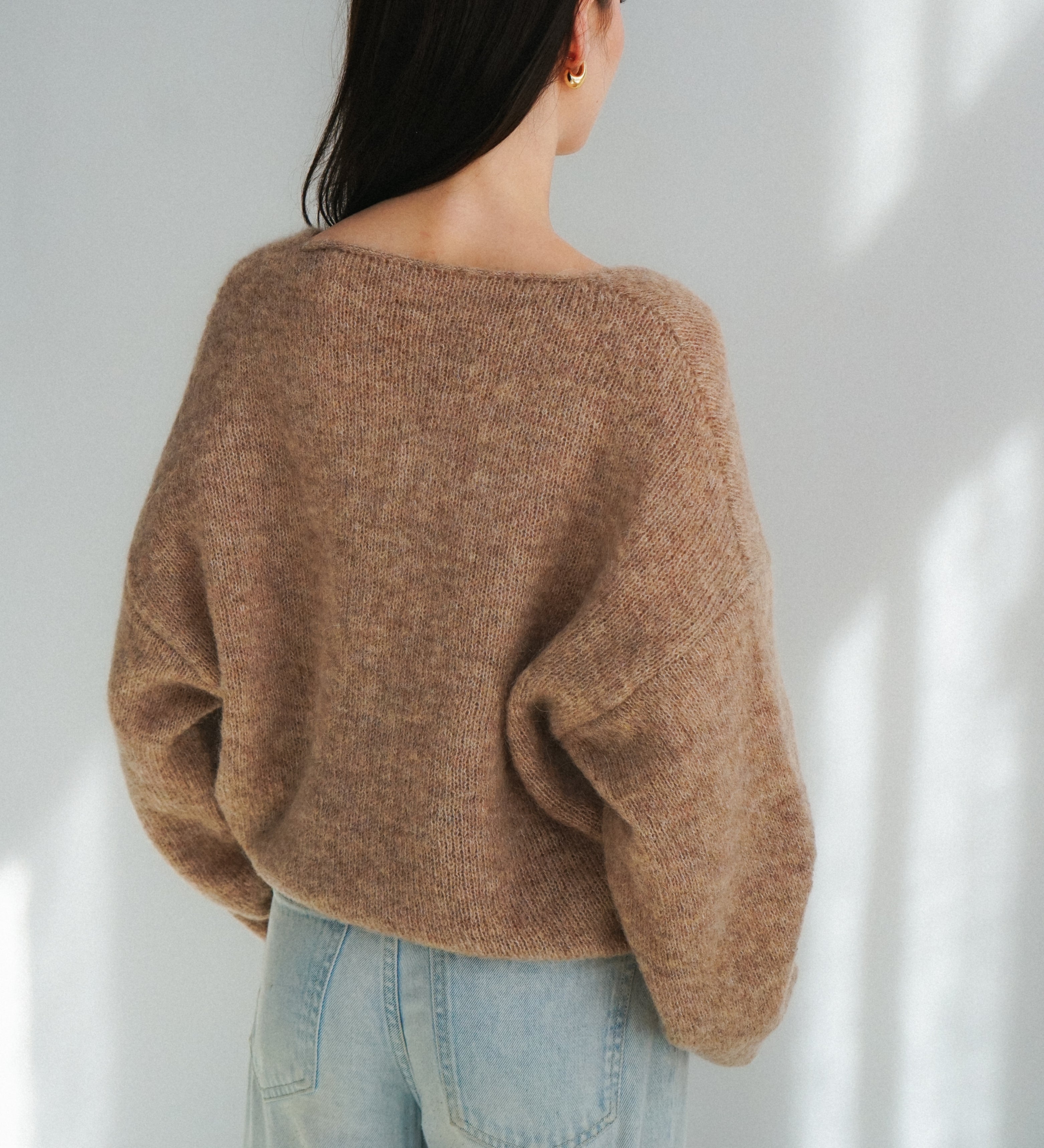 Beżowy sweter lekki z wełną i moherem