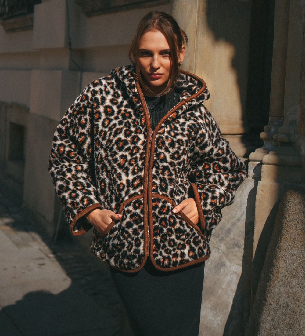 Wełniana kurtka bluza z kapturem w panterkę