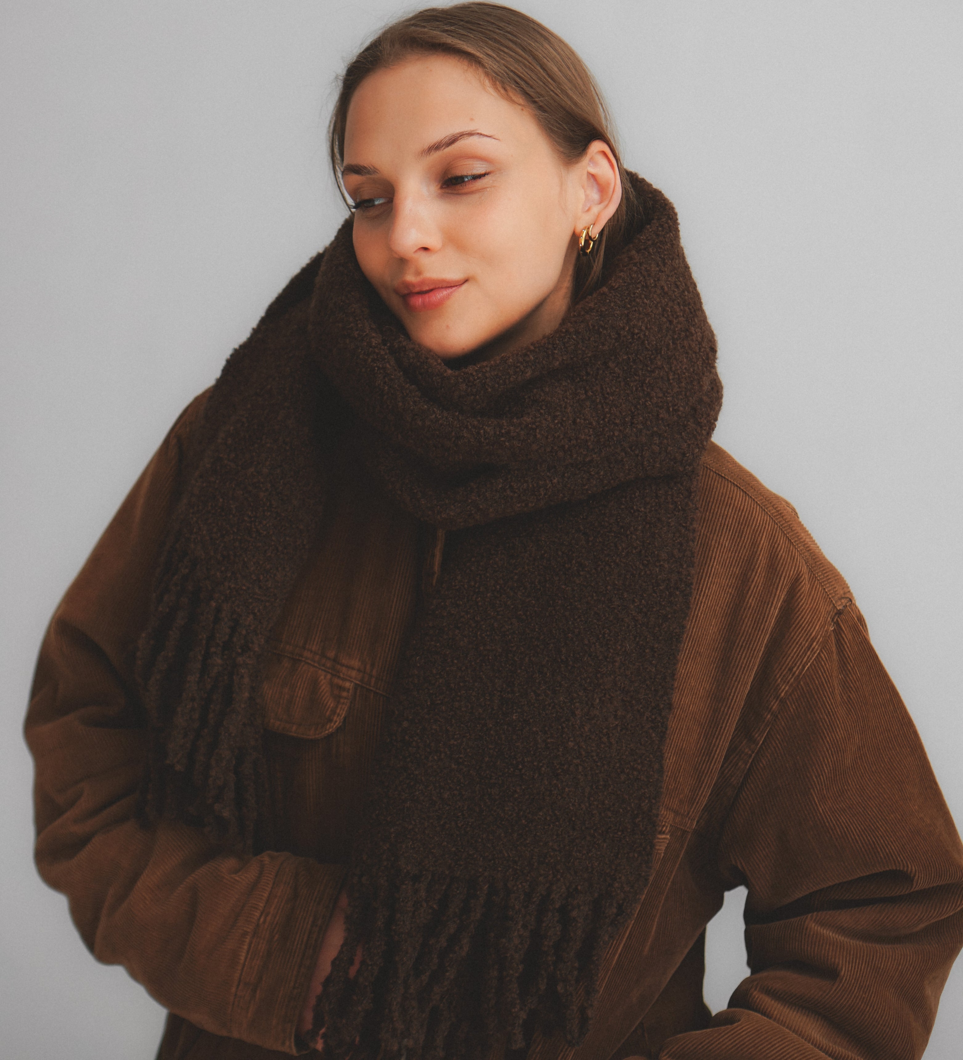 Szal merino boucle – czekoladowy