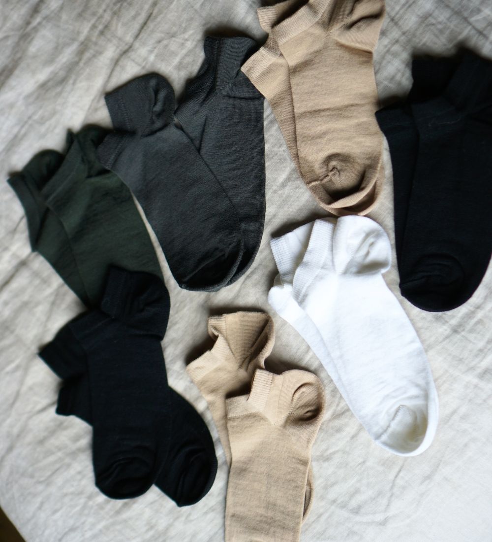 Nieskie skarpety z weną merino