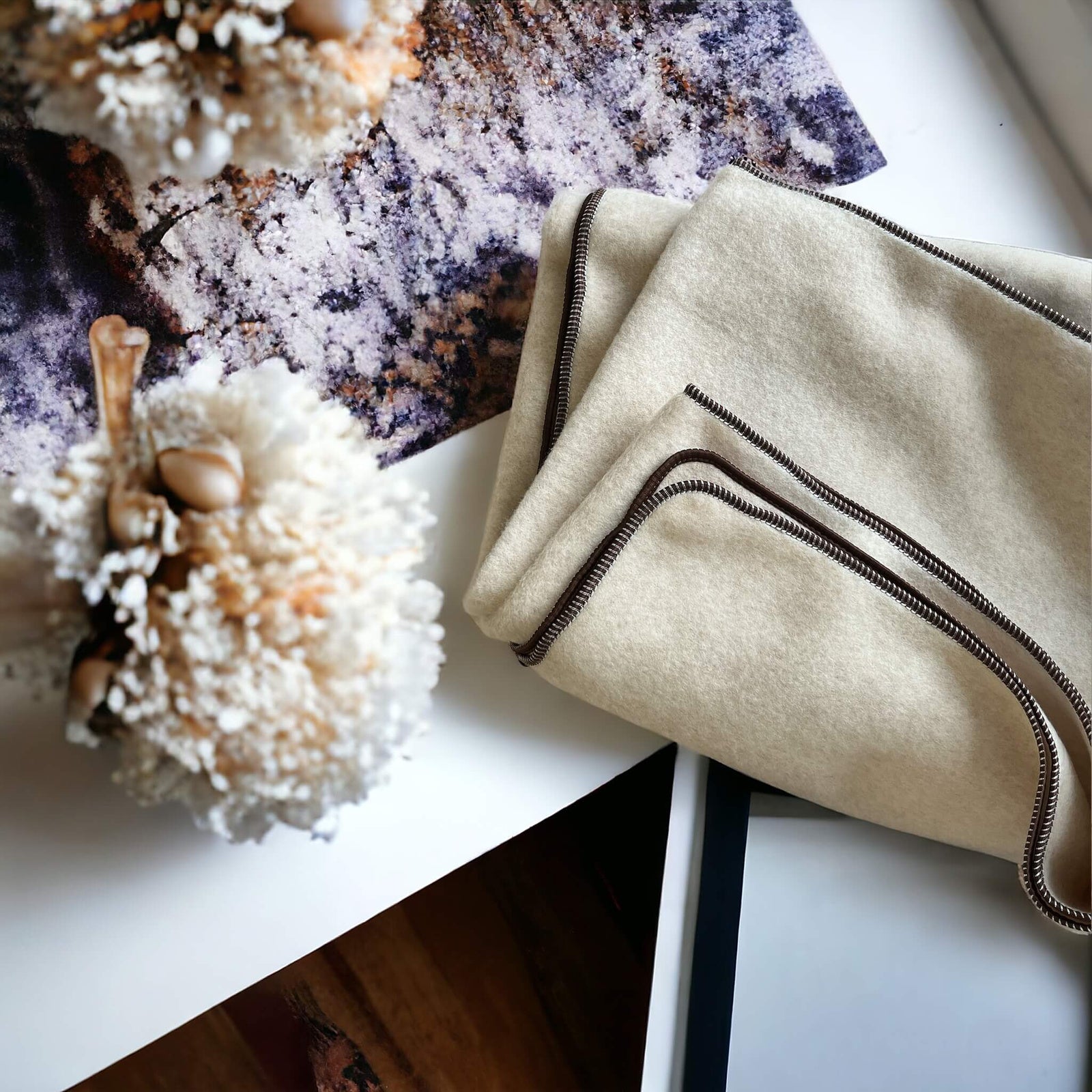 HEKATE Koc z merynosa z wełną wielbłąda - beżowy