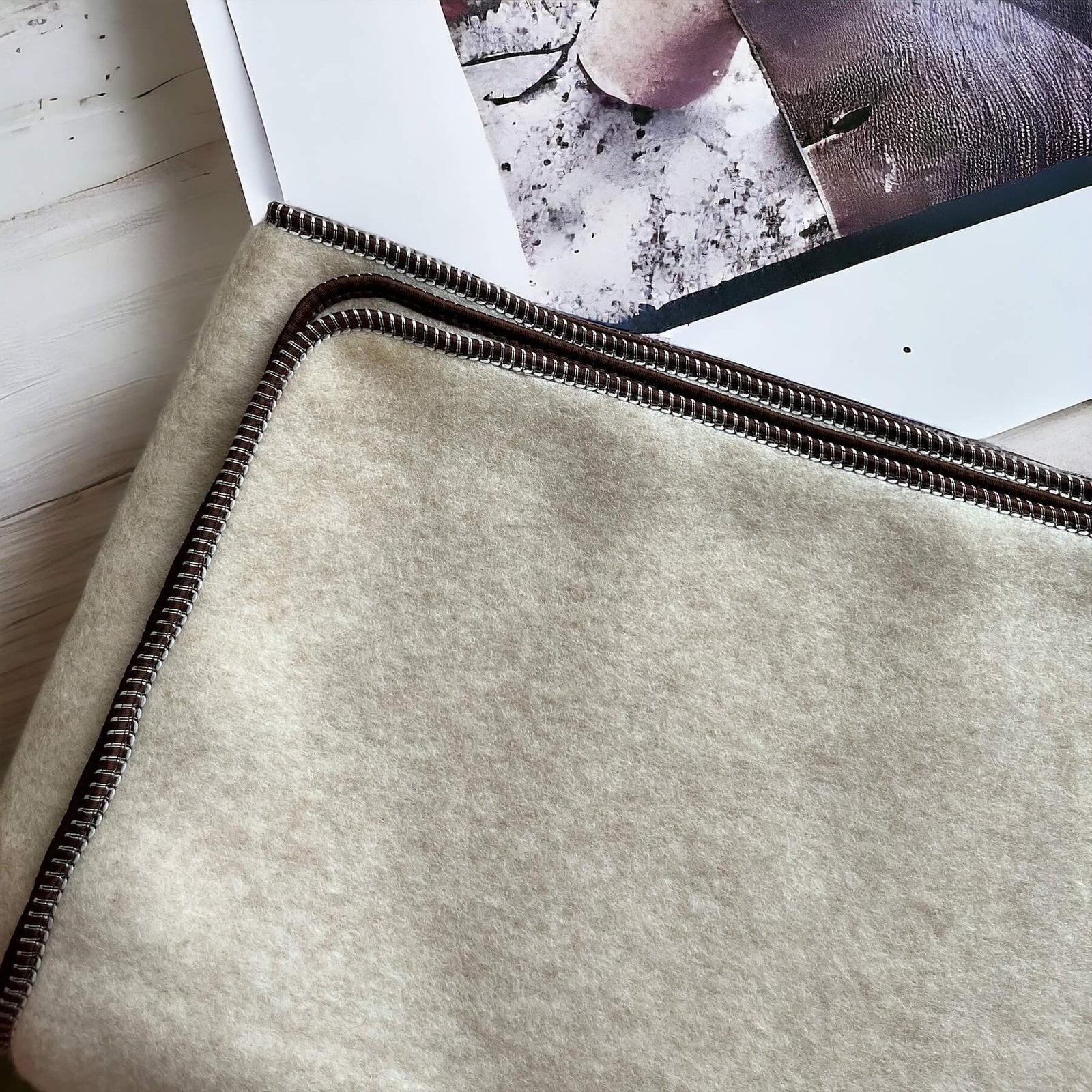 HEKATE Koc z merynosa z wełną wielbłąda - beżowy