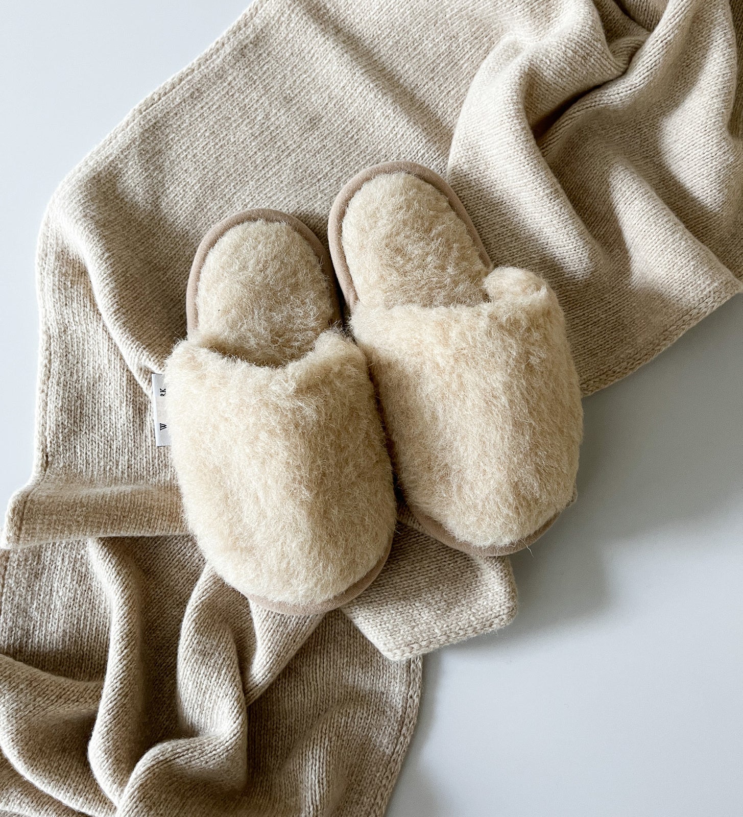 GRETA Wełniane kapcie z wełną wielbłąda - beżowe