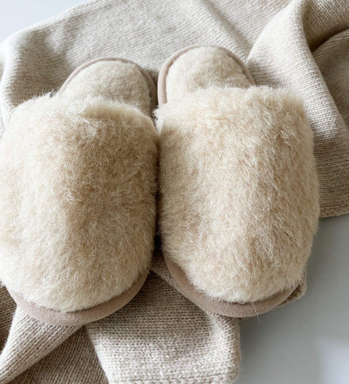 GRETA Wełniane kapcie z wełną wielbłąda - beżowe