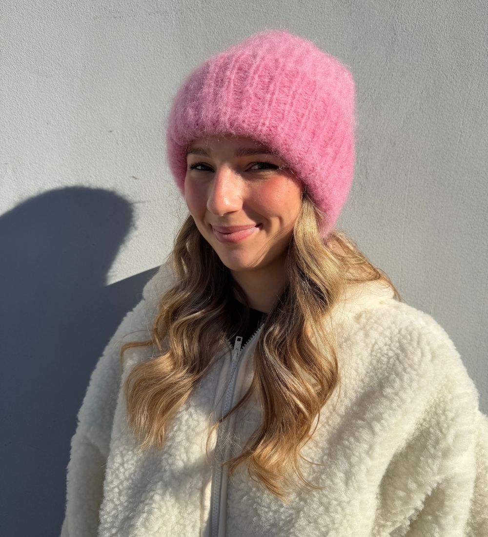 SAGA  Czapka z moheru i alpaki - cudownie różowa