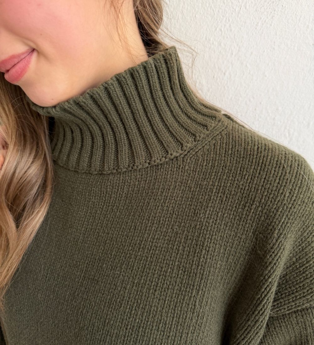 NOLLA Sweter z wełny merynos o grubym splocie - oliwkowy