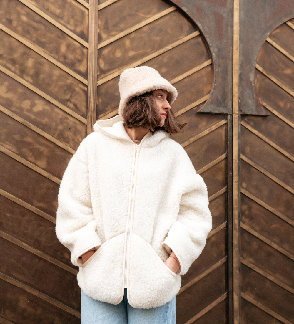 MIŚ Wełniana kurtka/bluza z kapturem - ecru